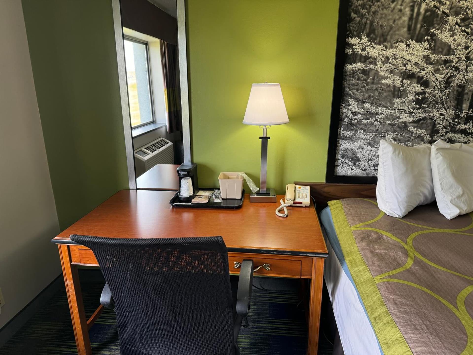 South Ridge Inn gallery photo in North Ridgeville, OH — image 4