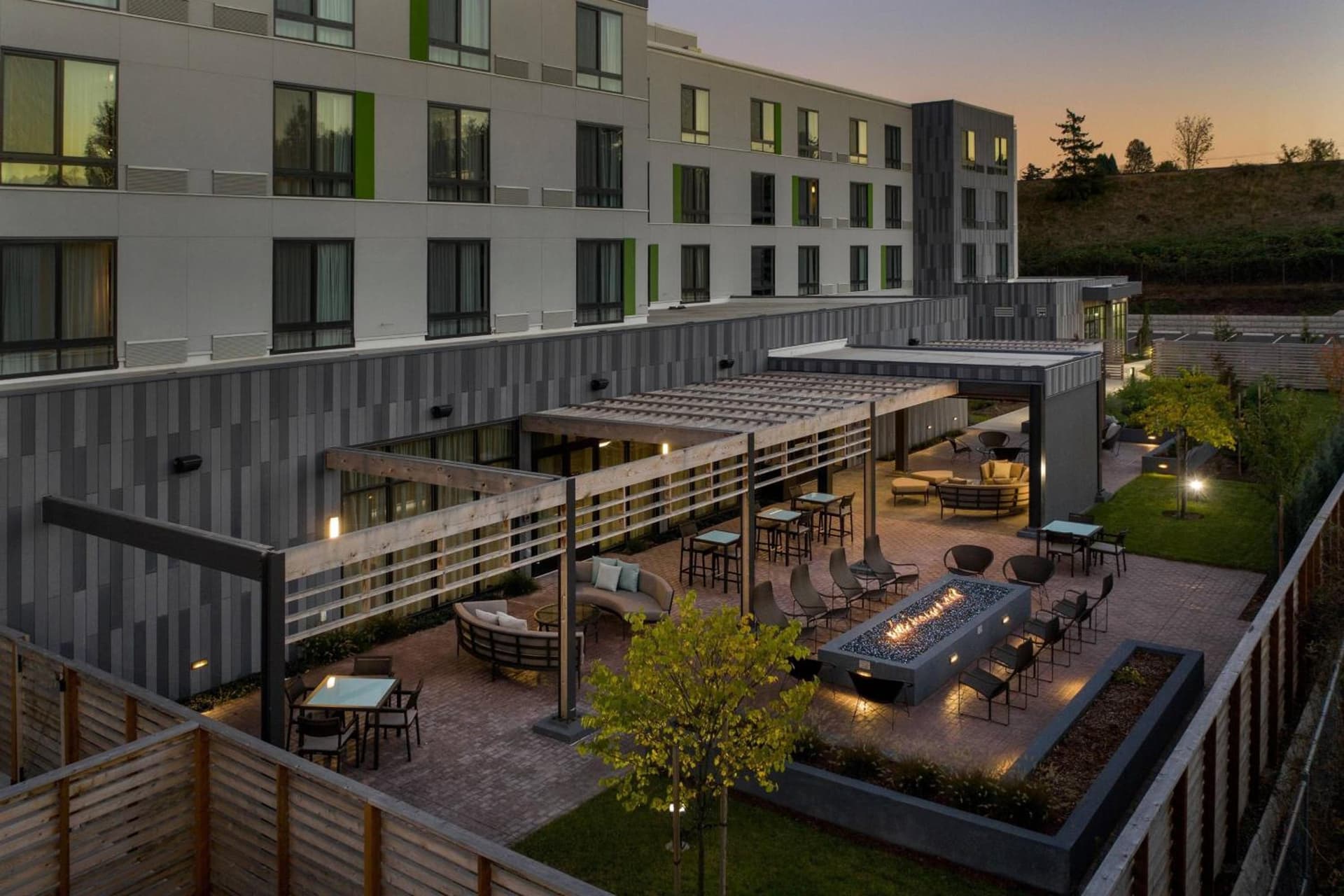Courtyard by Marriott Portland East gallery photo in Portland, OR — image 31