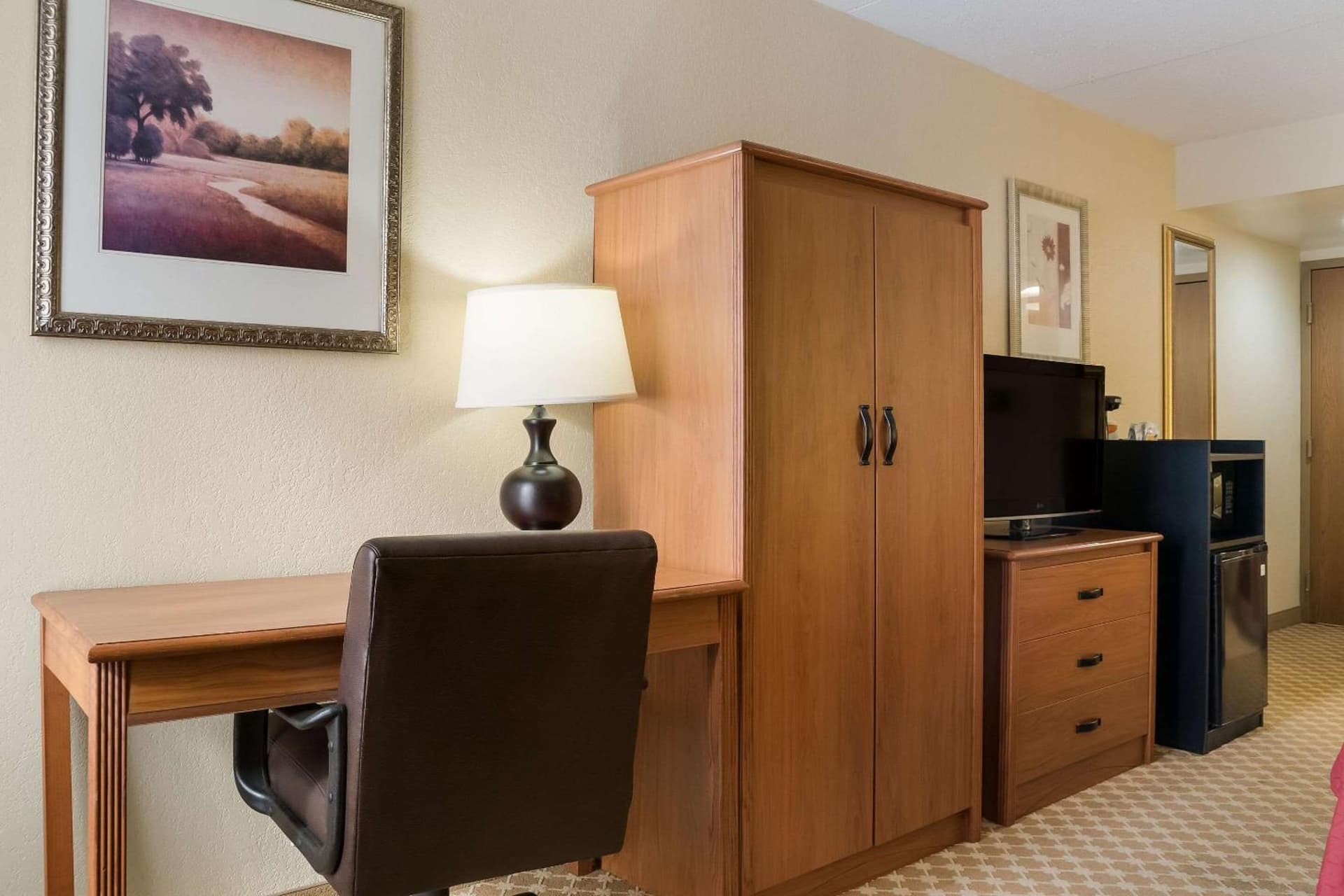 Quality Inn & Suites gallery photo in Saginaw, MI — image 33