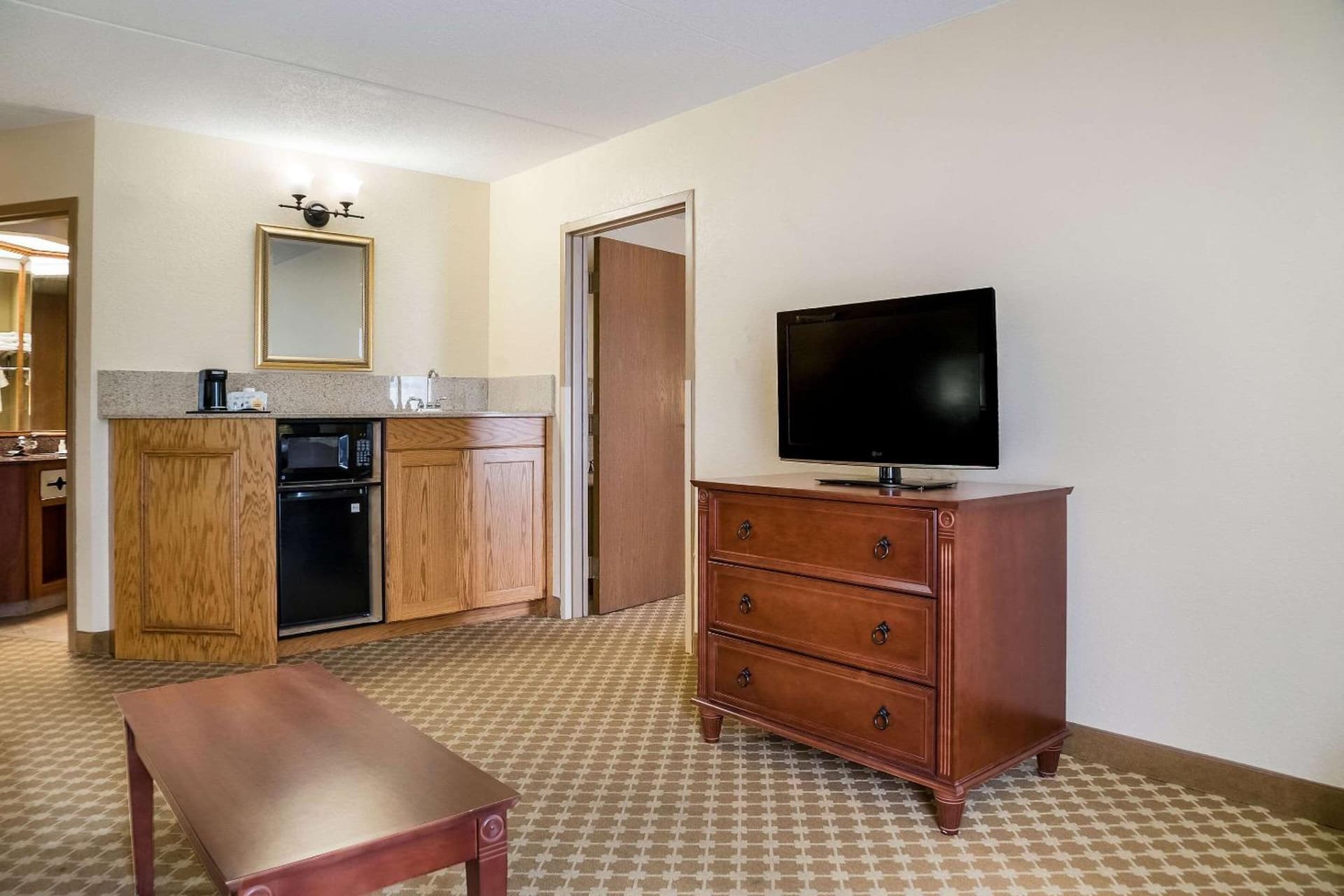 Quality Inn & Suites gallery photo in Saginaw, MI — image 55