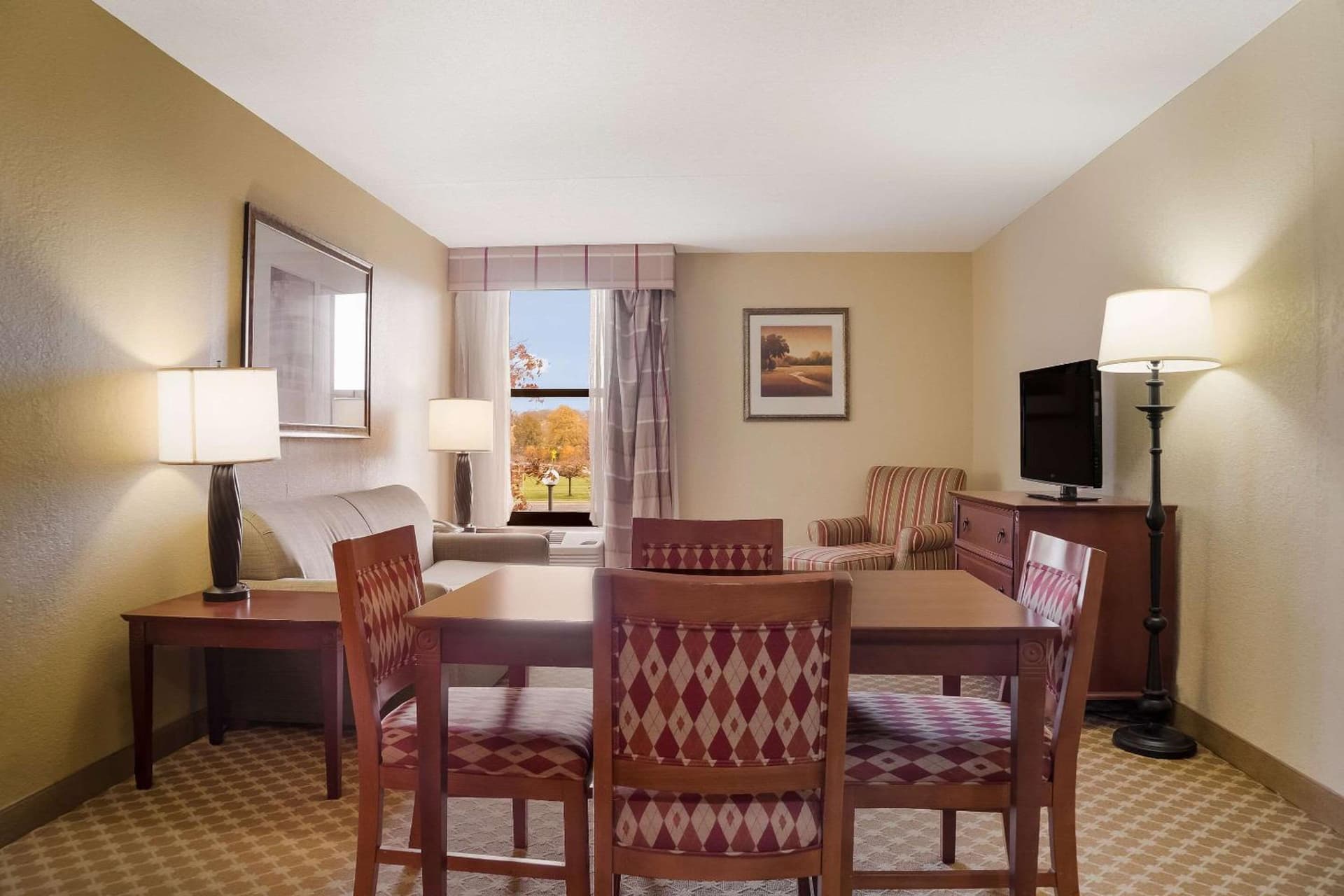 Quality Inn & Suites gallery photo in Saginaw, MI — image 42