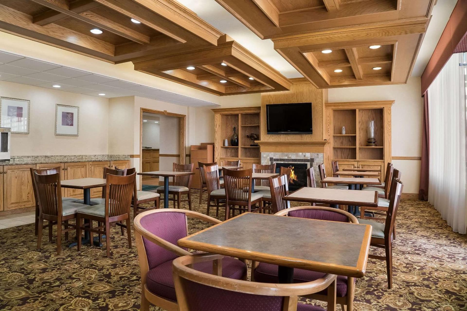 Quality Inn & Suites property views in Saginaw, MI — gallery photo 3