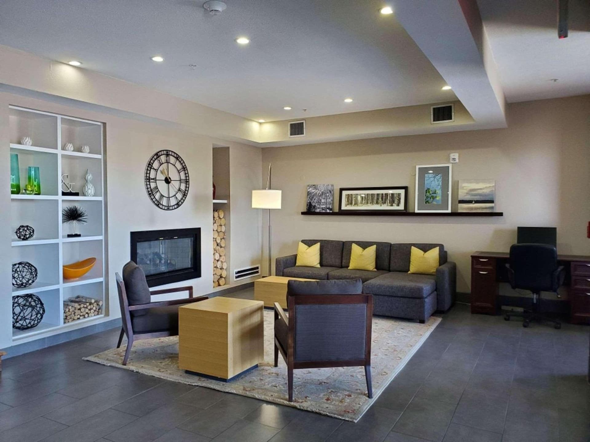 Country Inn & Suites by Radisson, Tucson Airport, AZ interior in Tucson, AZ — gallery photo 2