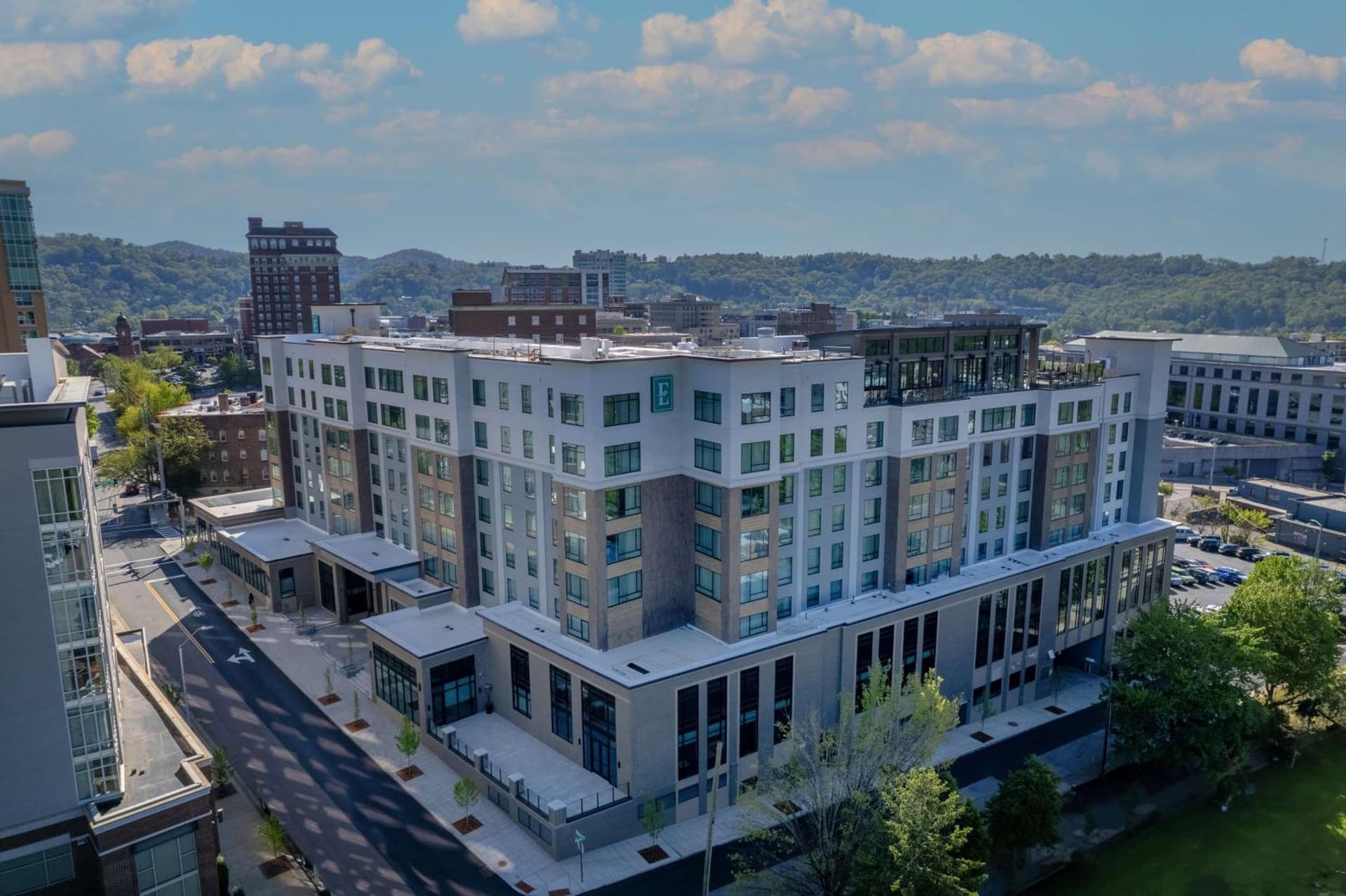Embassy Suites By Hilton Asheville Downtown gallery photo in Asheville, NC — image 6