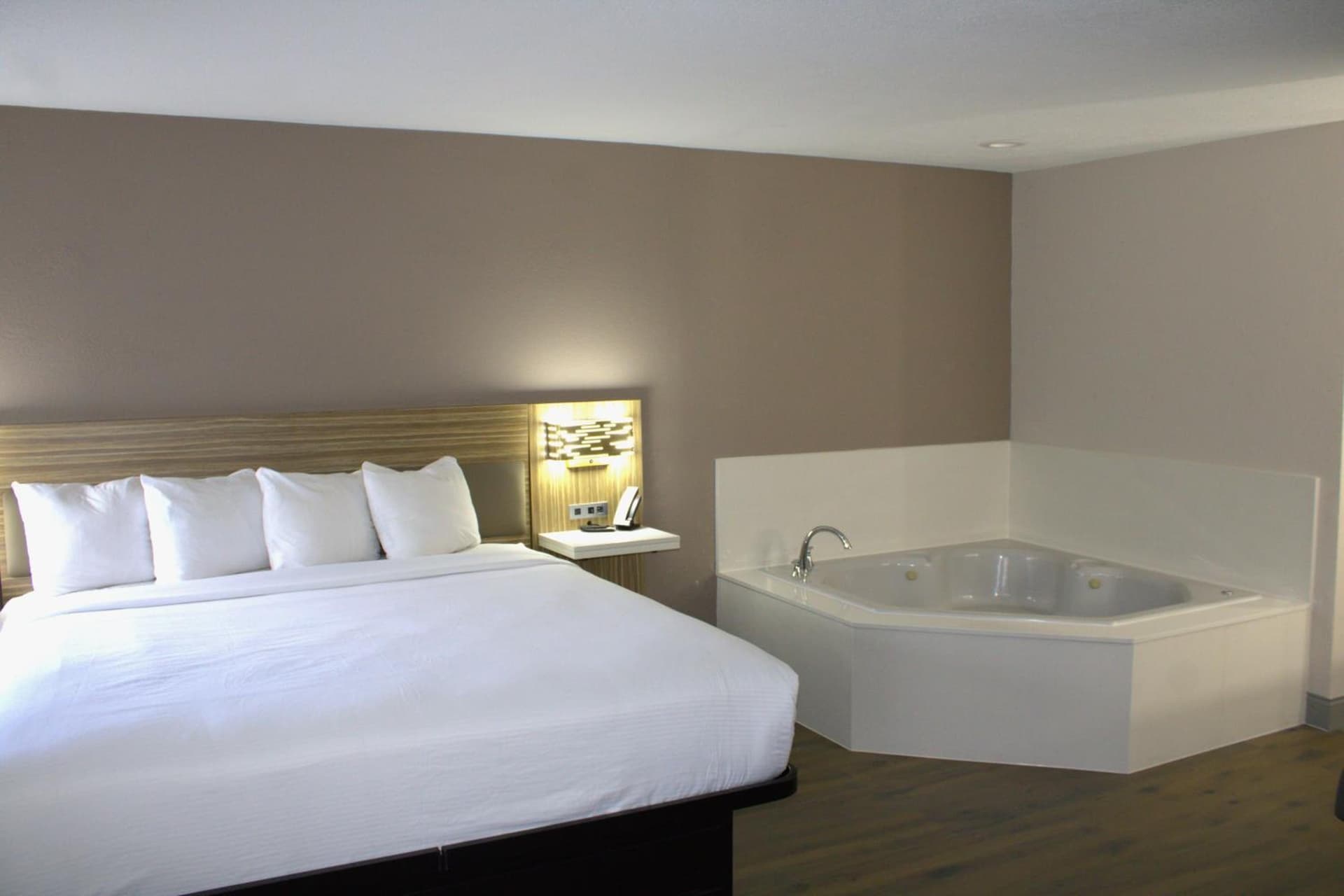 Baymont Inn & Suites San Marcos gallery photo in San Marcos, TX — image 13
