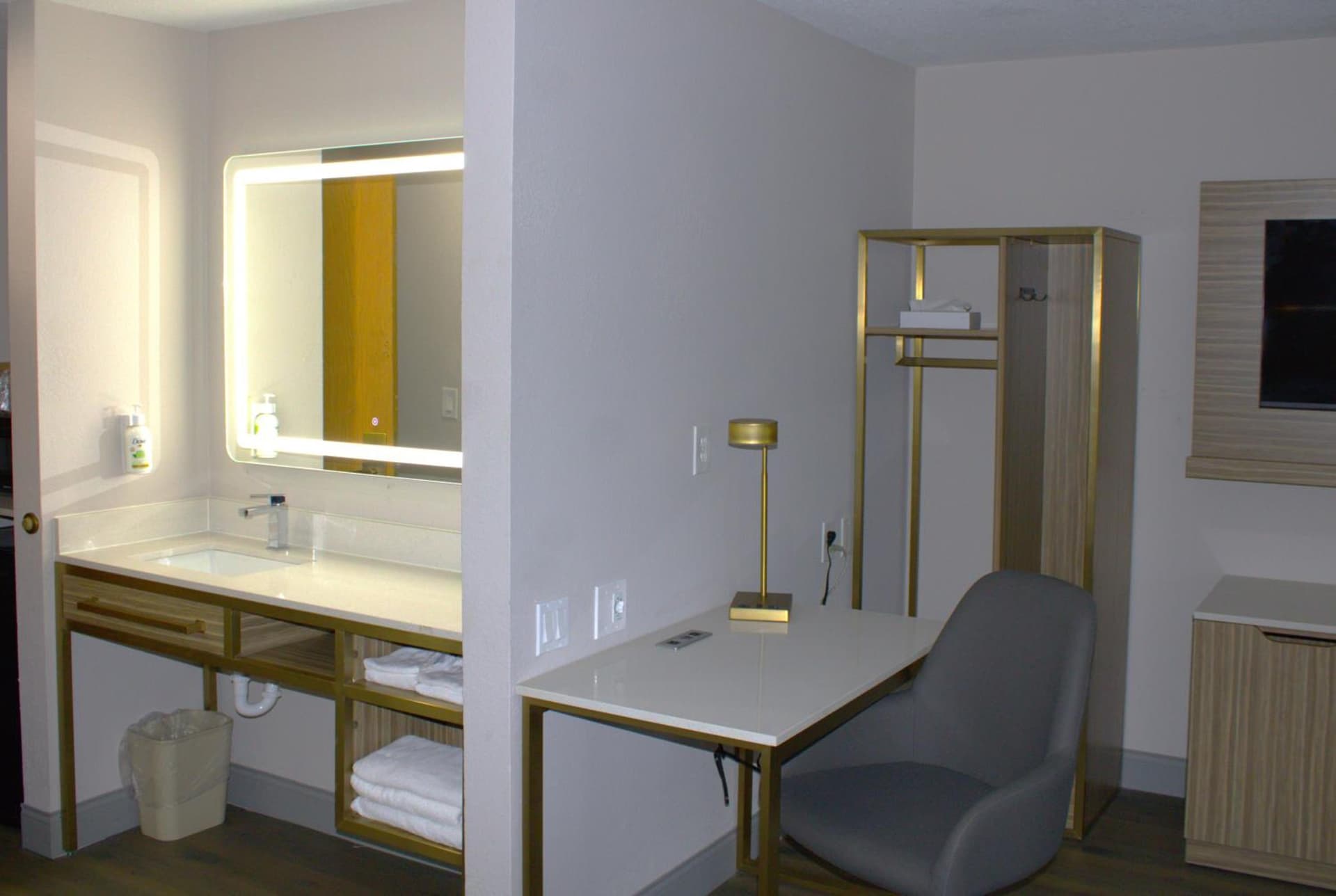 Baymont Inn & Suites San Marcos gallery photo in San Marcos, TX — image 17