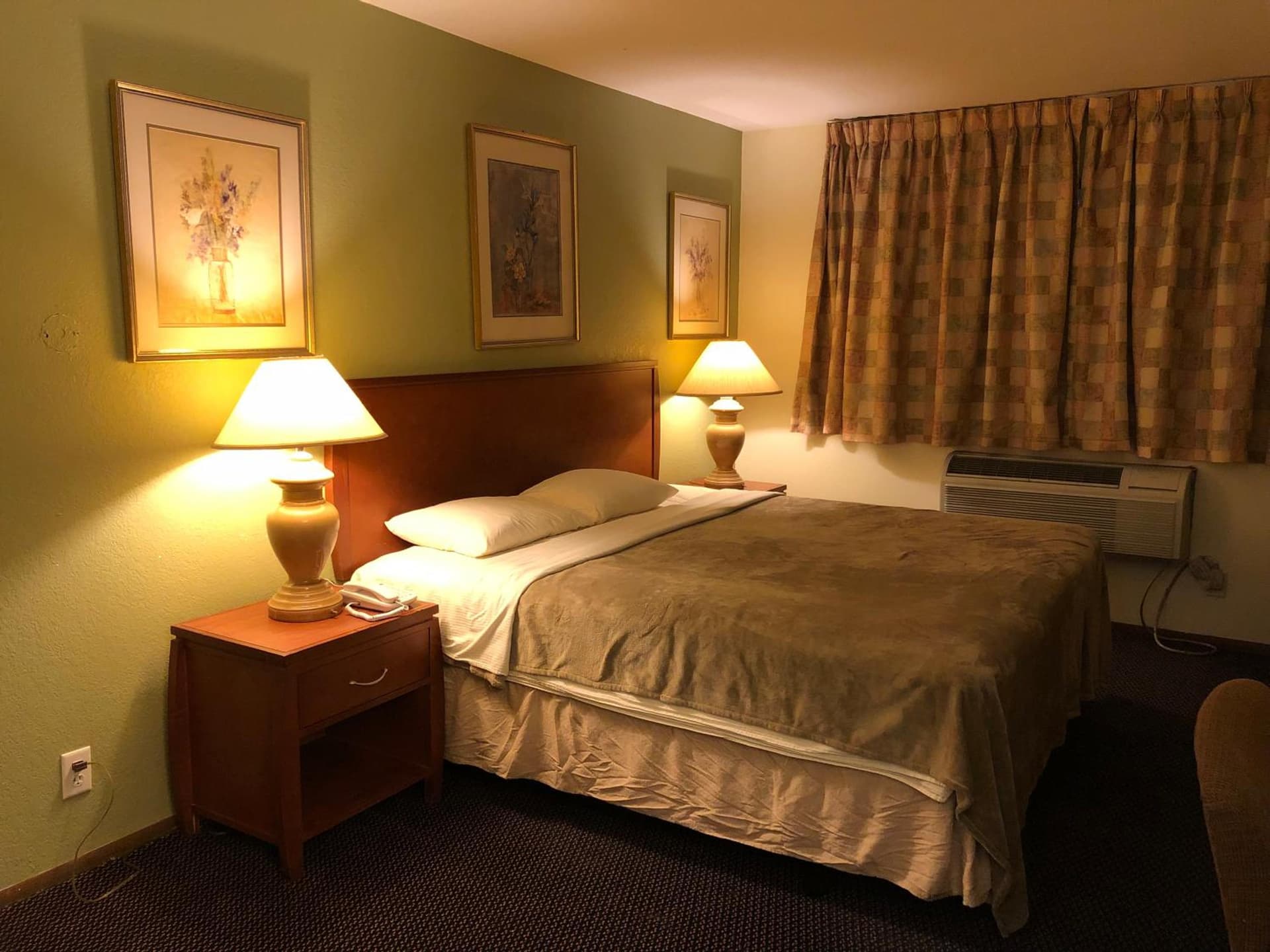 River Walk Inn property views in Fort Atkinson, WI — gallery photo 3