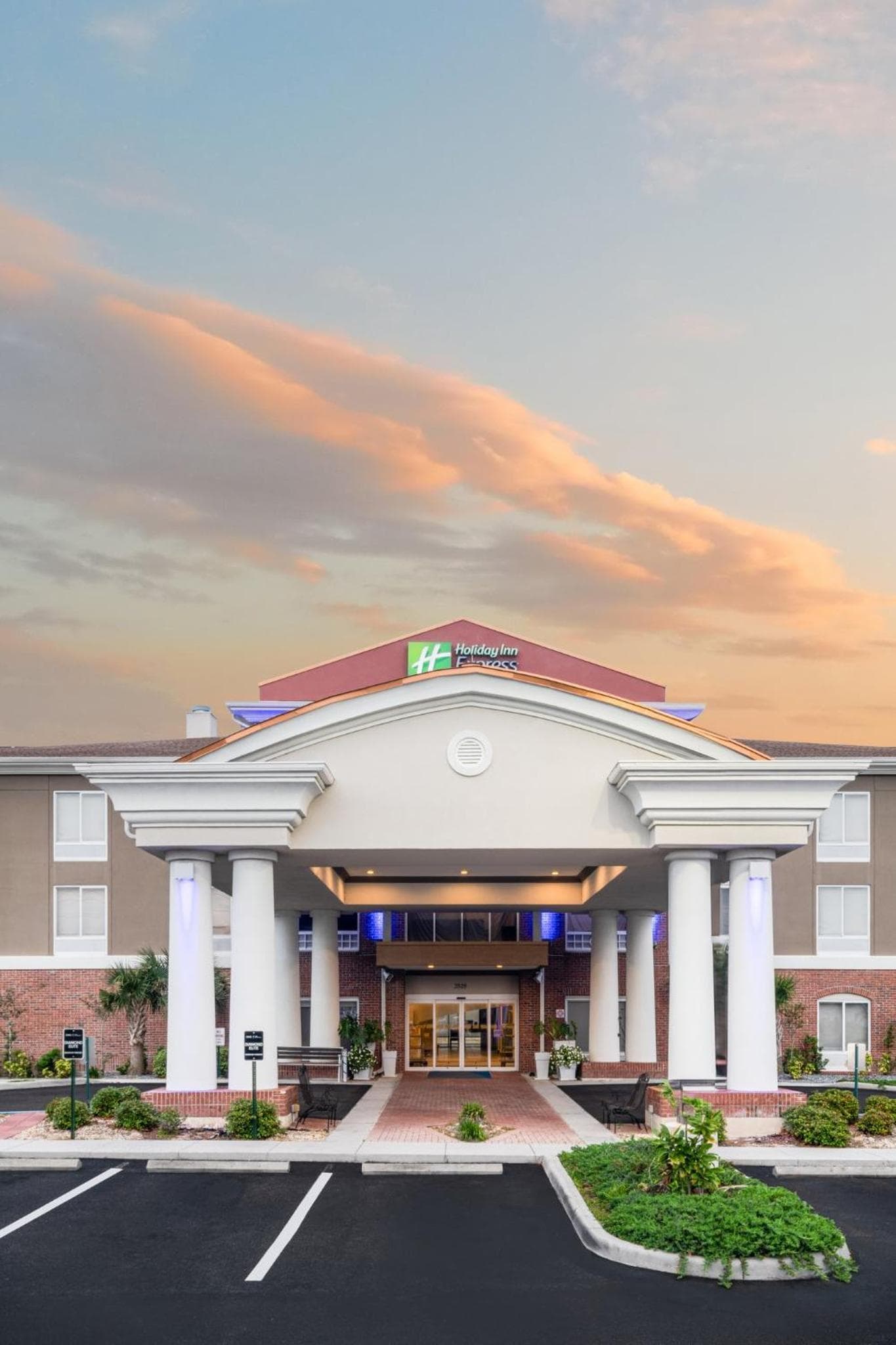 Holiday Inn Express & Suites Spring Hill by IHG gallery photo in Spring Hill, FL — image 72