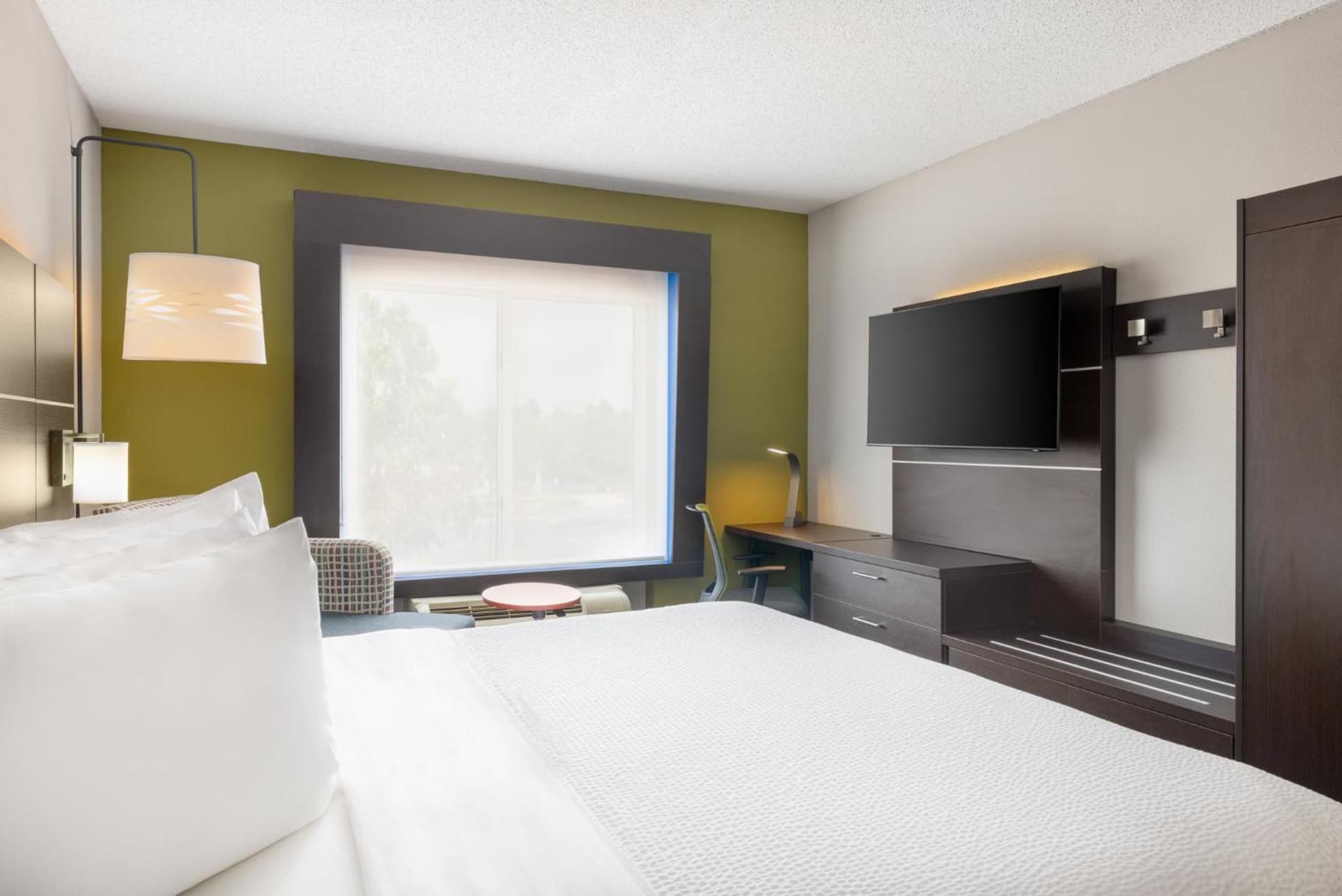 Holiday Inn Express & Suites Spring Hill by IHG gallery photo in Spring Hill, FL — image 68