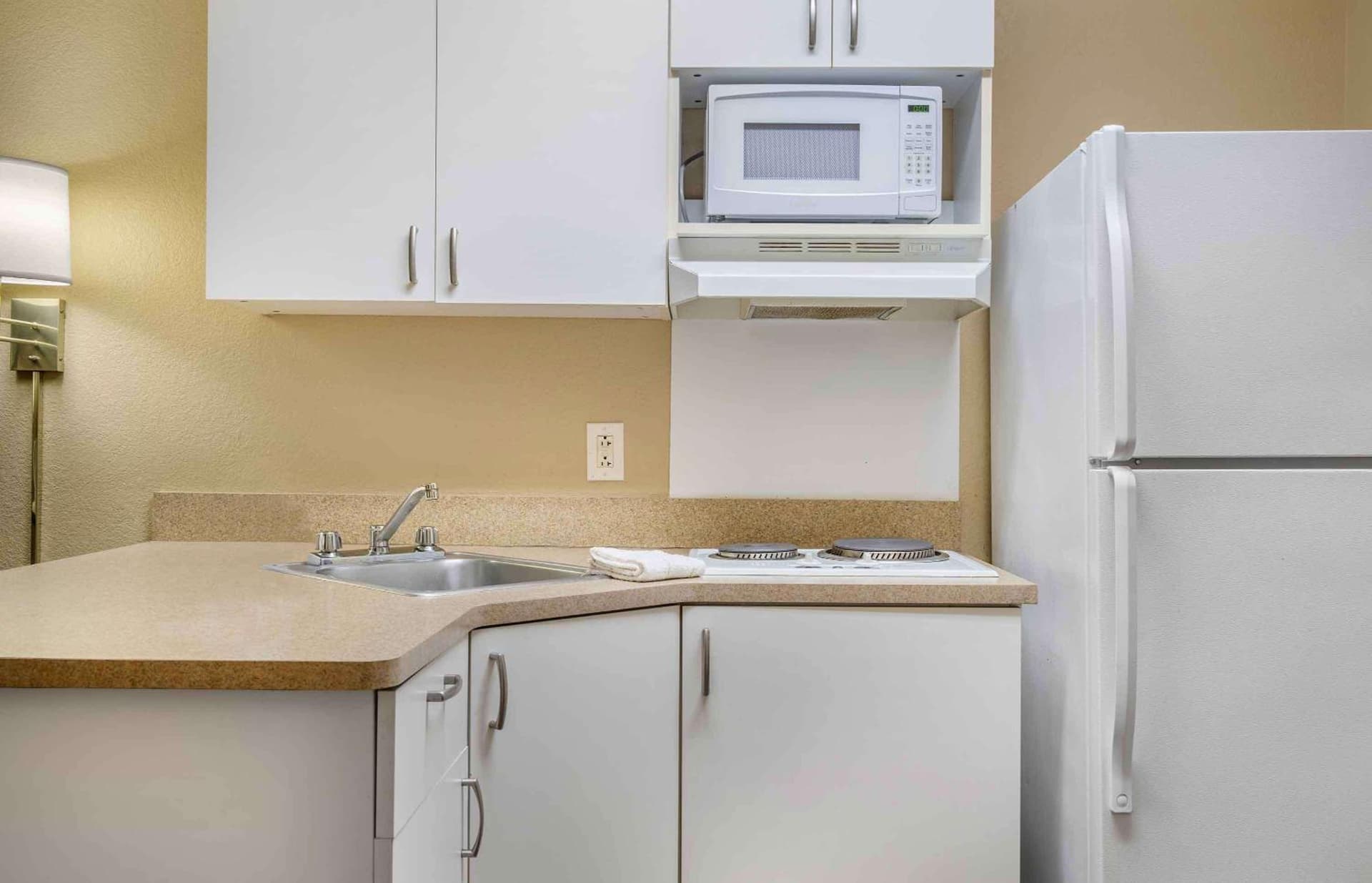 Extended Stay America Select Suites - Peoria - North gallery photo in Peoria, IL — image 18