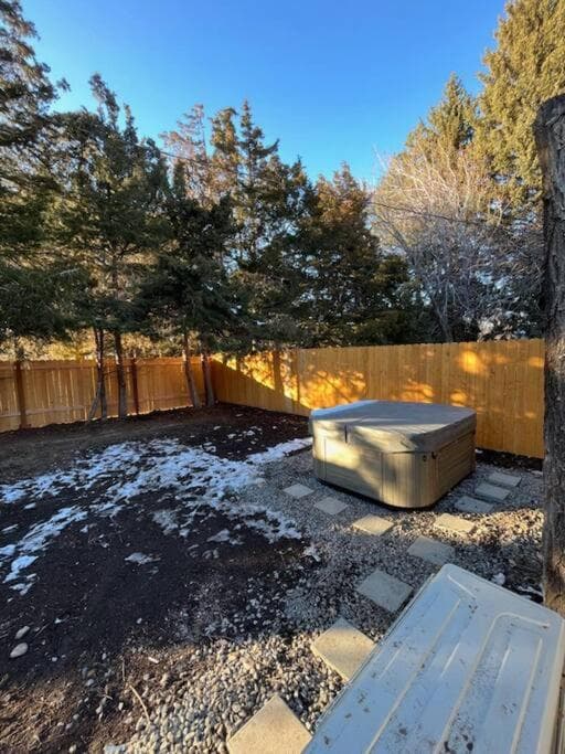 USU Logan Cyn Retreat With Hot Tub — hotel in Logan, Utah