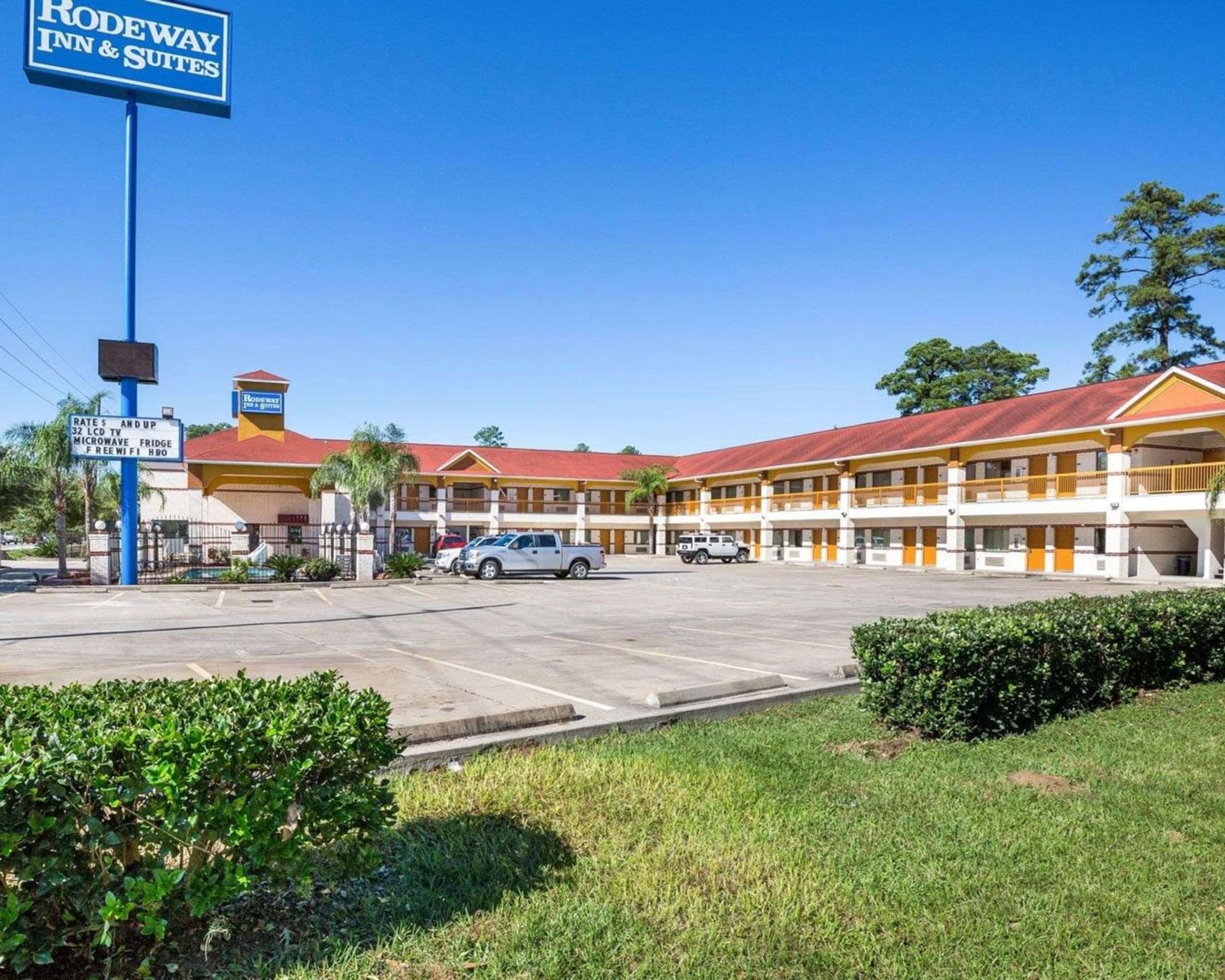 Rodeway Inn & Suites Humble IAH property views in Humble, TX — gallery photo 3