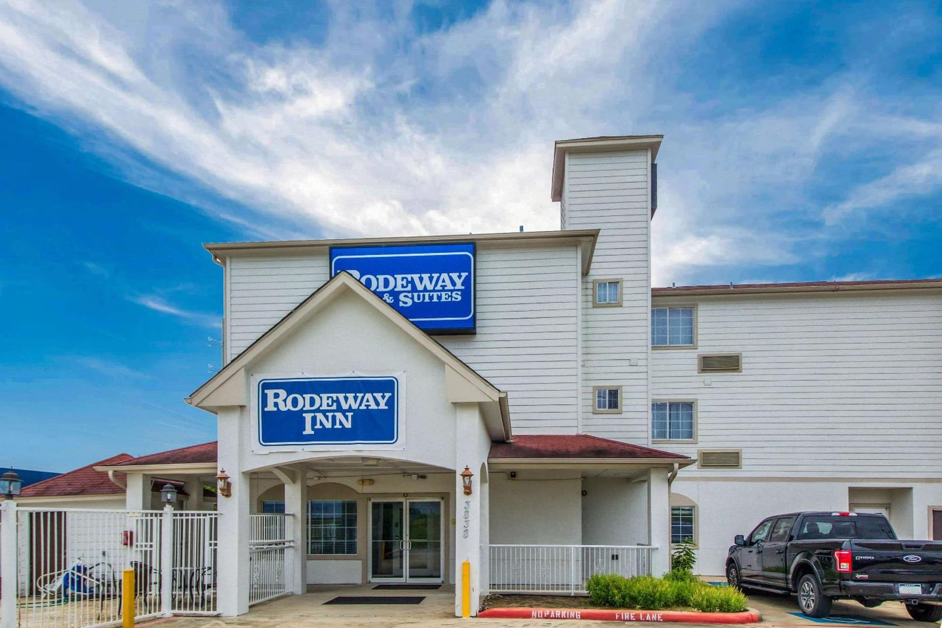 Rodeway Inn & Suites Port Arthur - Groves property views in Port Arthur, TX — gallery photo 3