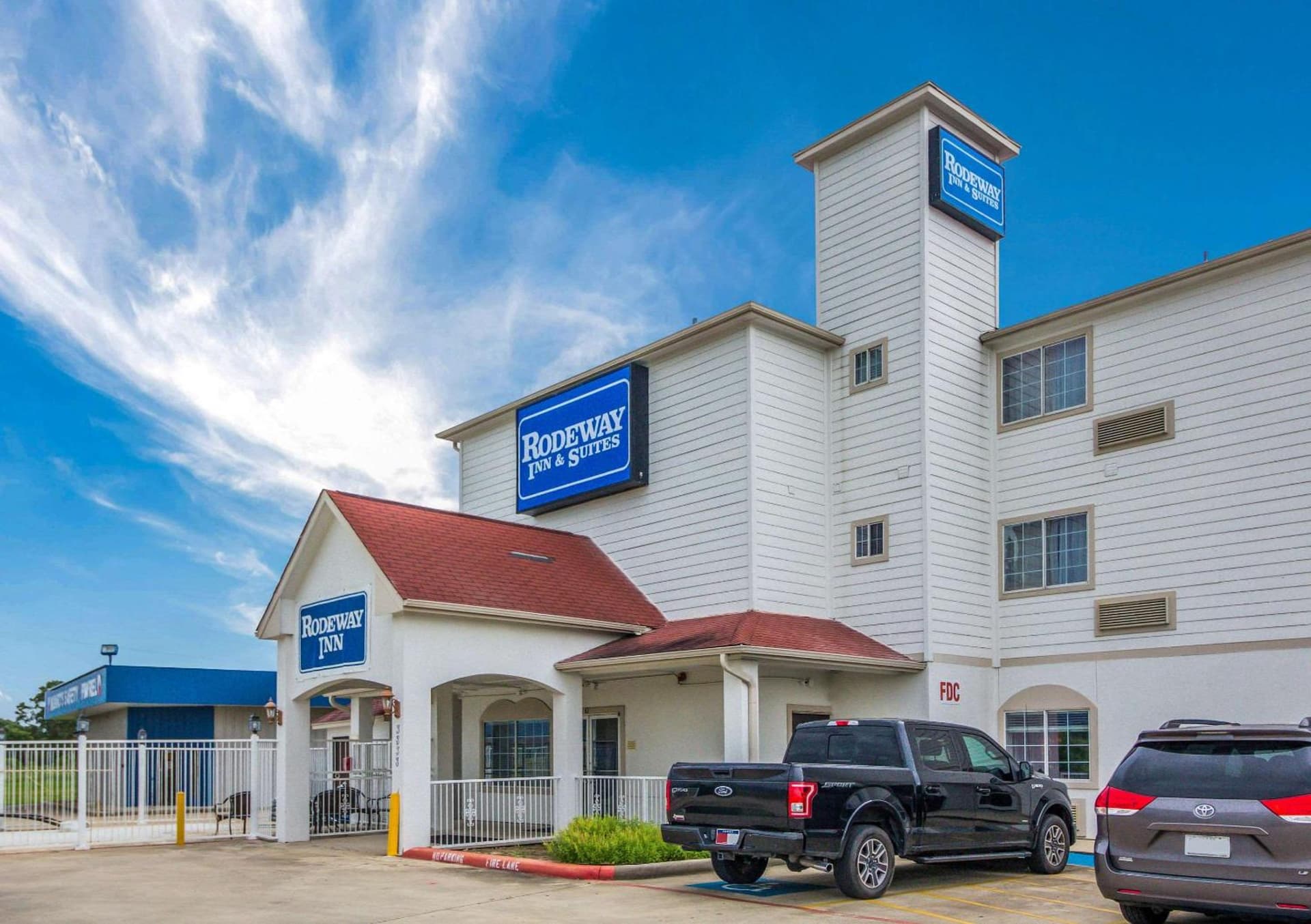 Rodeway Inn & Suites Port Arthur - Groves interior in Port Arthur, TX — gallery photo 2