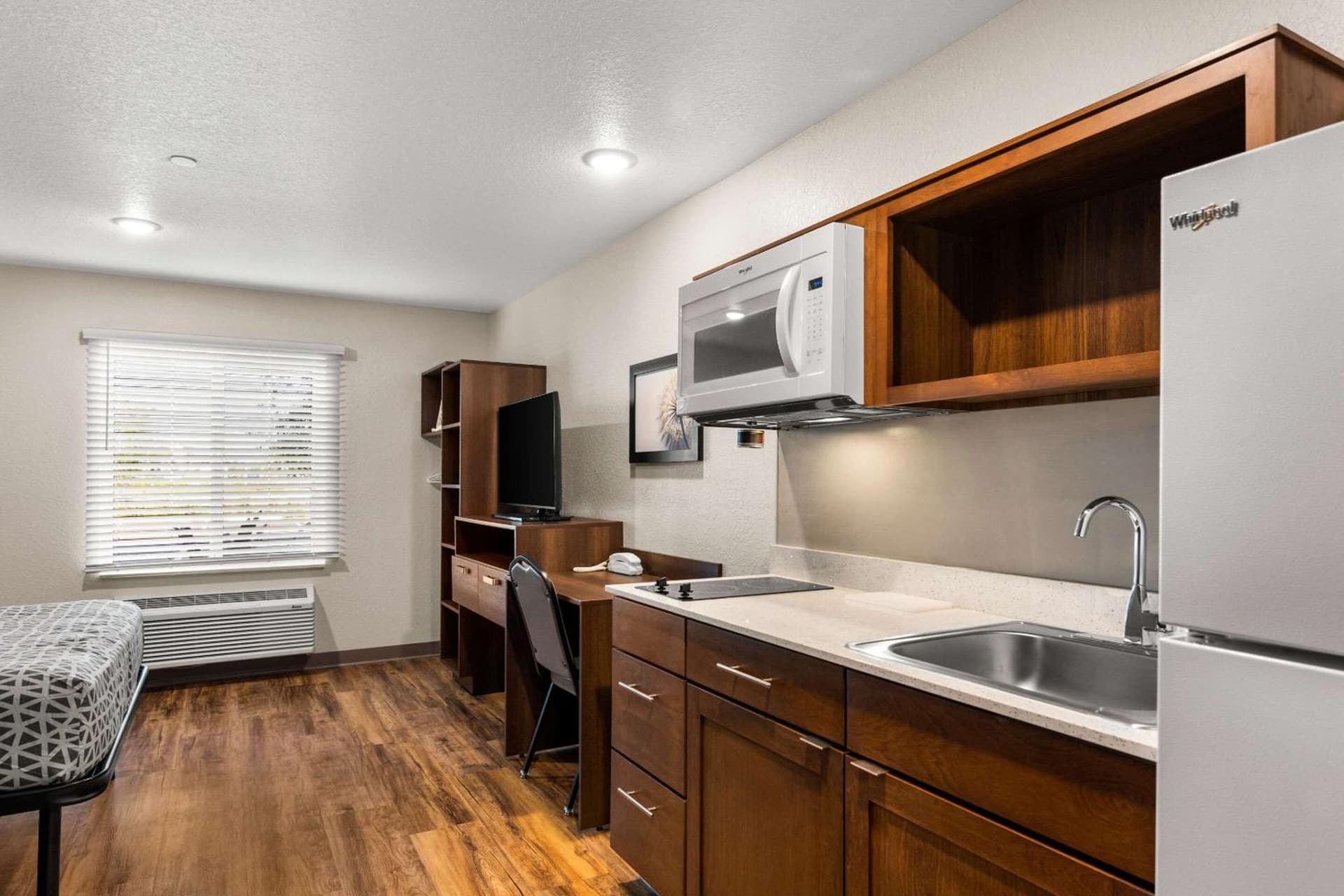 WoodSpring Suites Port St Lucie gallery photo in Port Saint Lucie, FL — image 24