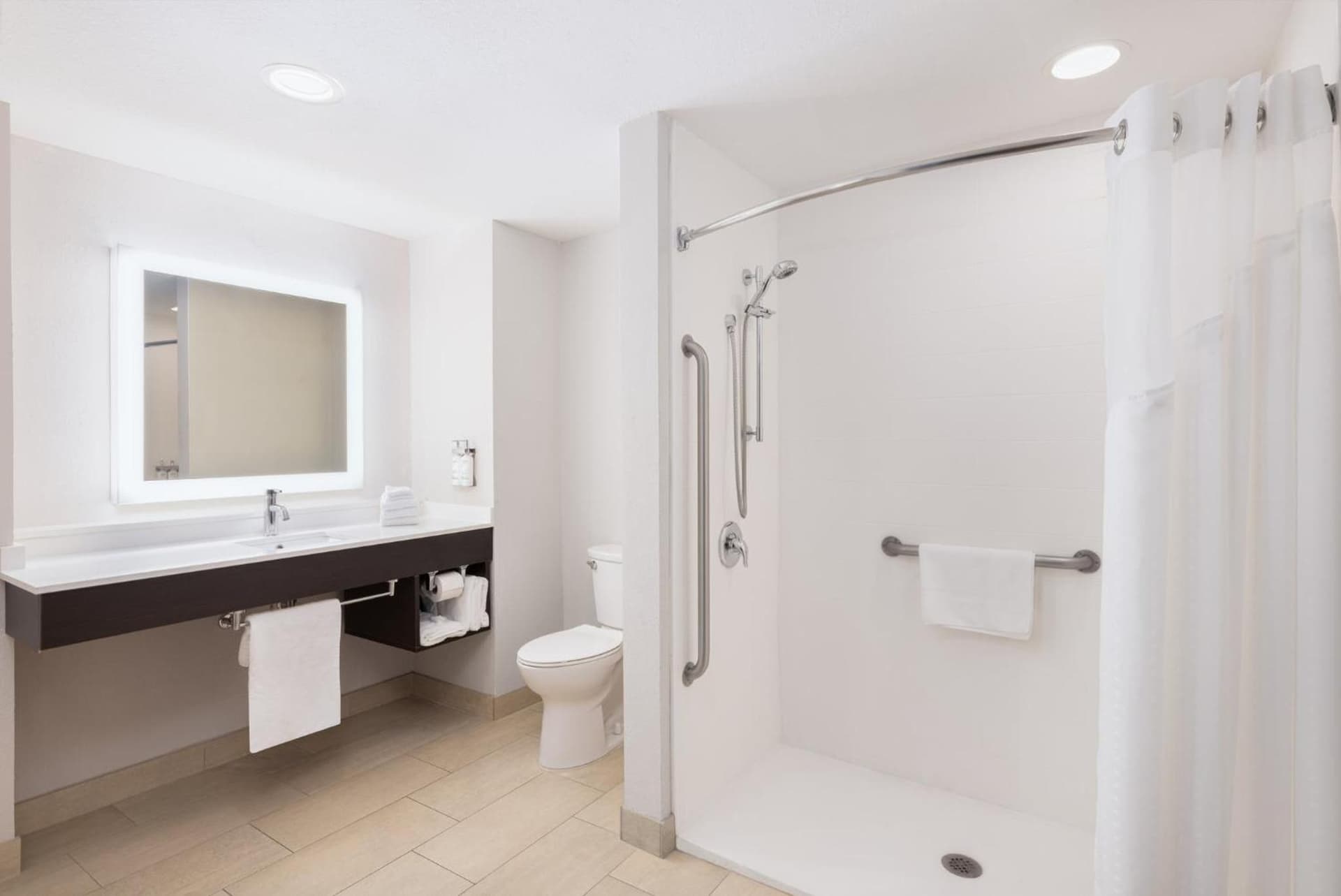 Holiday Inn Express & Suites Spring Hill by IHG gallery photo in Spring Hill, FL — image 52