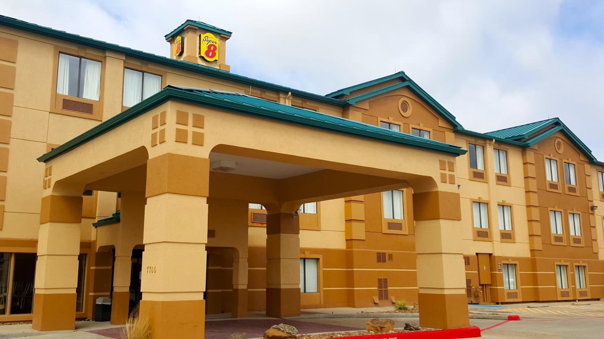 Super 8 by Wyndham Port Arthur/Nederland Area gallery photo in Port Arthur, TX — image 27