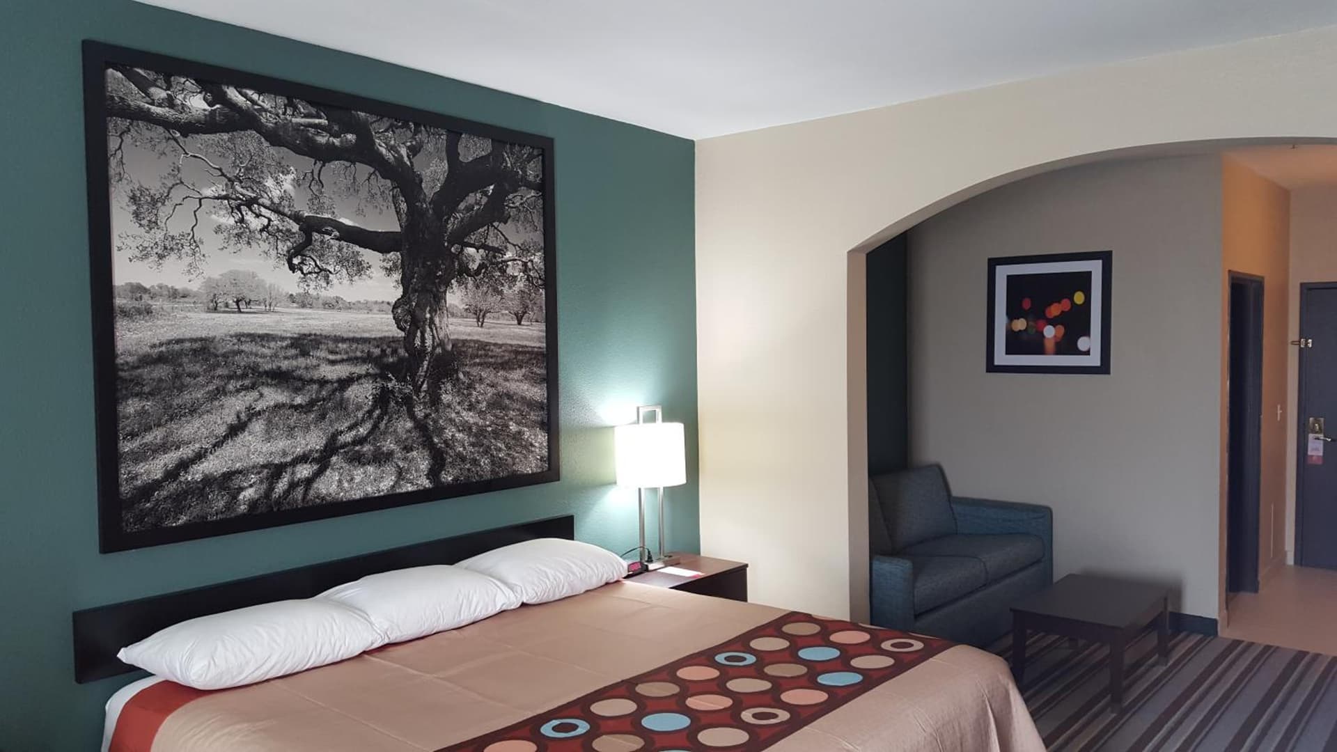 Super 8 by Wyndham Port Arthur/Nederland Area gallery photo in Port Arthur, TX — image 14
