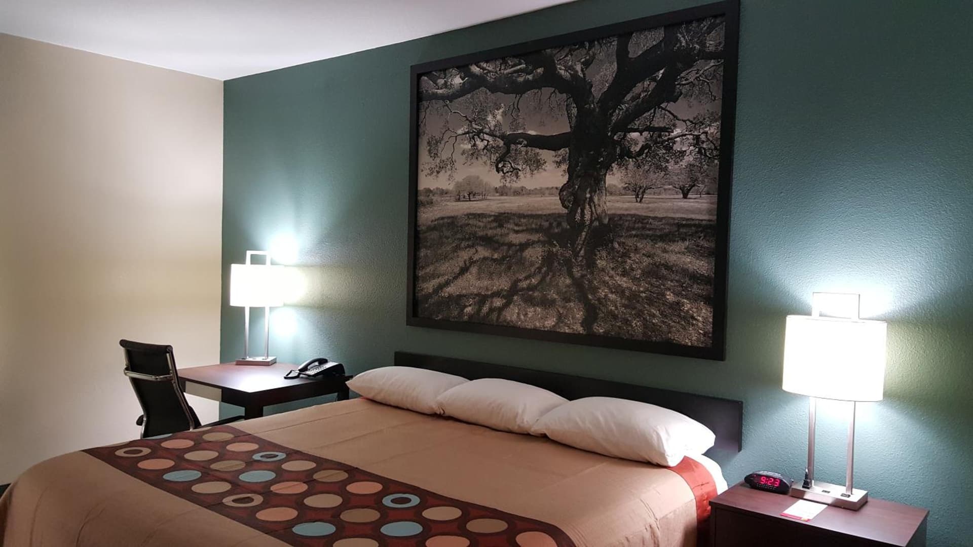 Super 8 by Wyndham Port Arthur/Nederland Area gallery photo in Port Arthur, TX — image 24