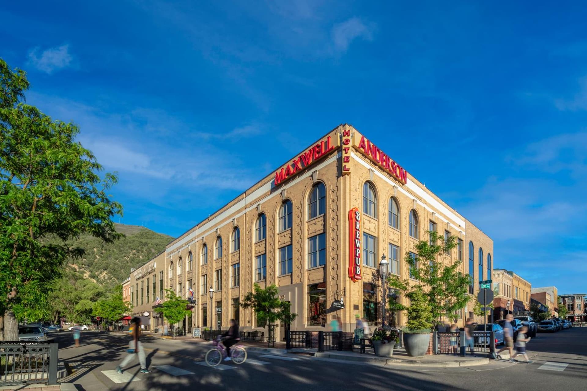 Hotel Maxwell Anderson interior in Glenwood Springs, CO — gallery photo 2