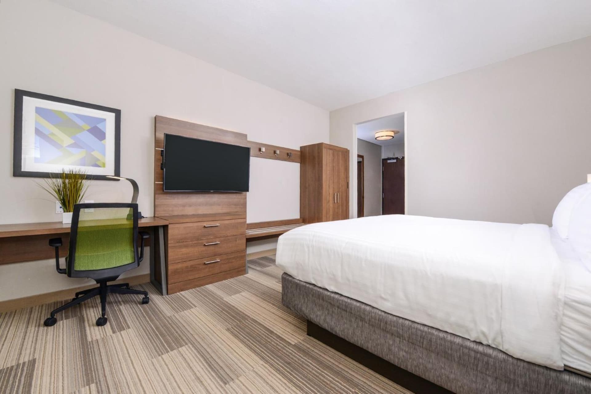 Holiday Inn Express & Suites - St. Petersburg - Madeira Beach by IHG gallery photo in St Petersburg, FL — image 57