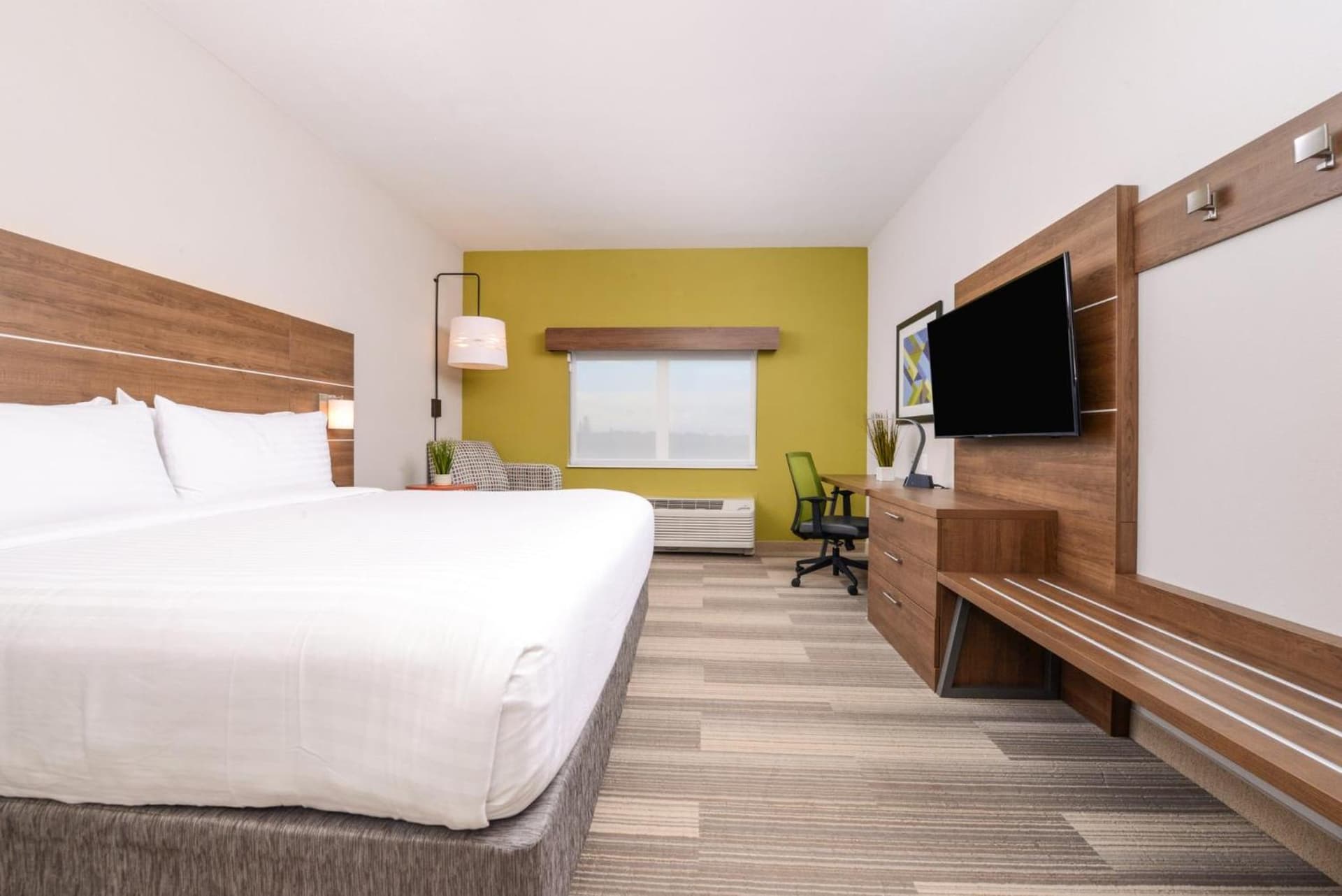Holiday Inn Express & Suites - St. Petersburg - Madeira Beach by IHG gallery photo in St Petersburg, FL — image 30