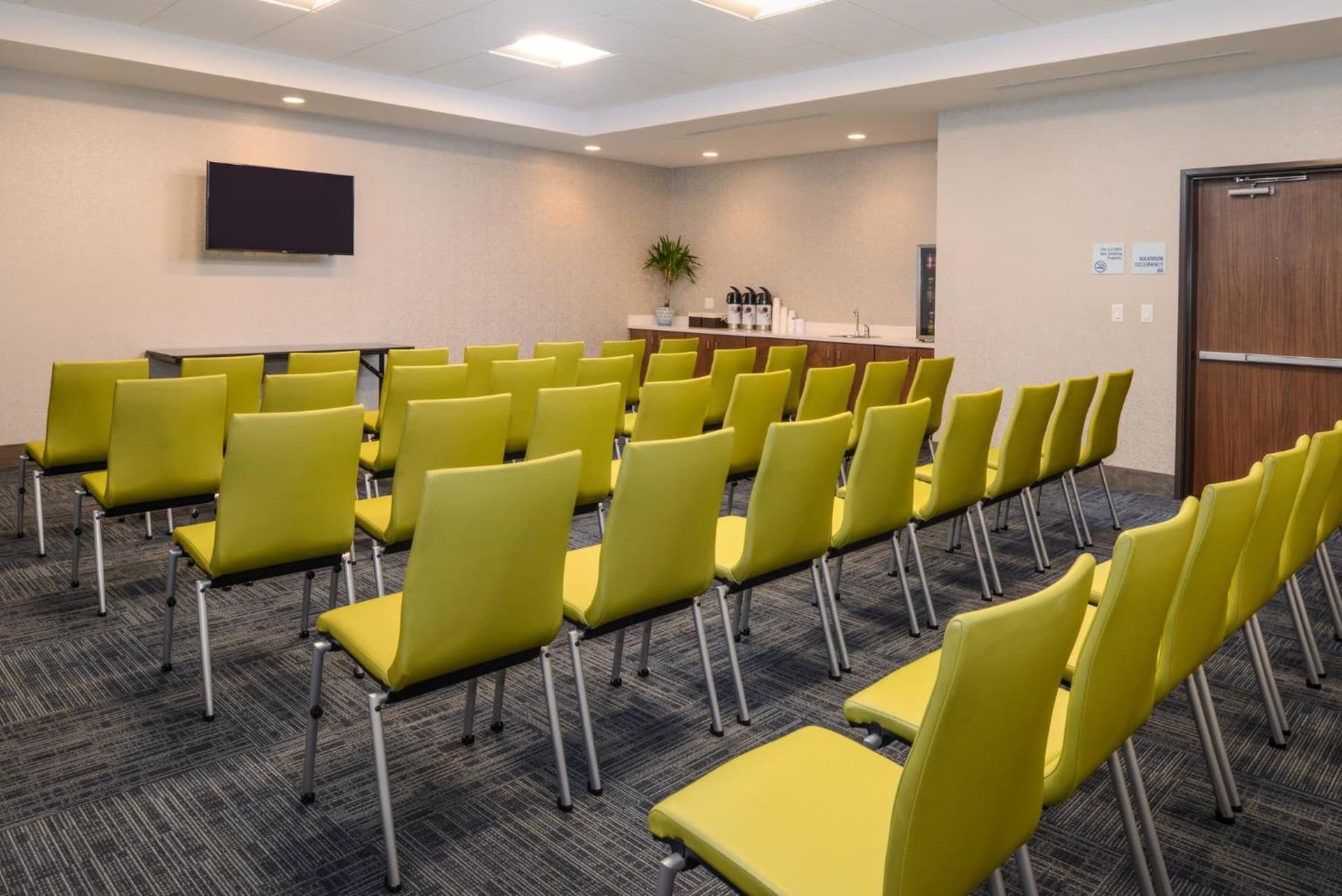Holiday Inn Express & Suites - St. Petersburg - Madeira Beach by IHG gallery photo in St Petersburg, FL — image 28