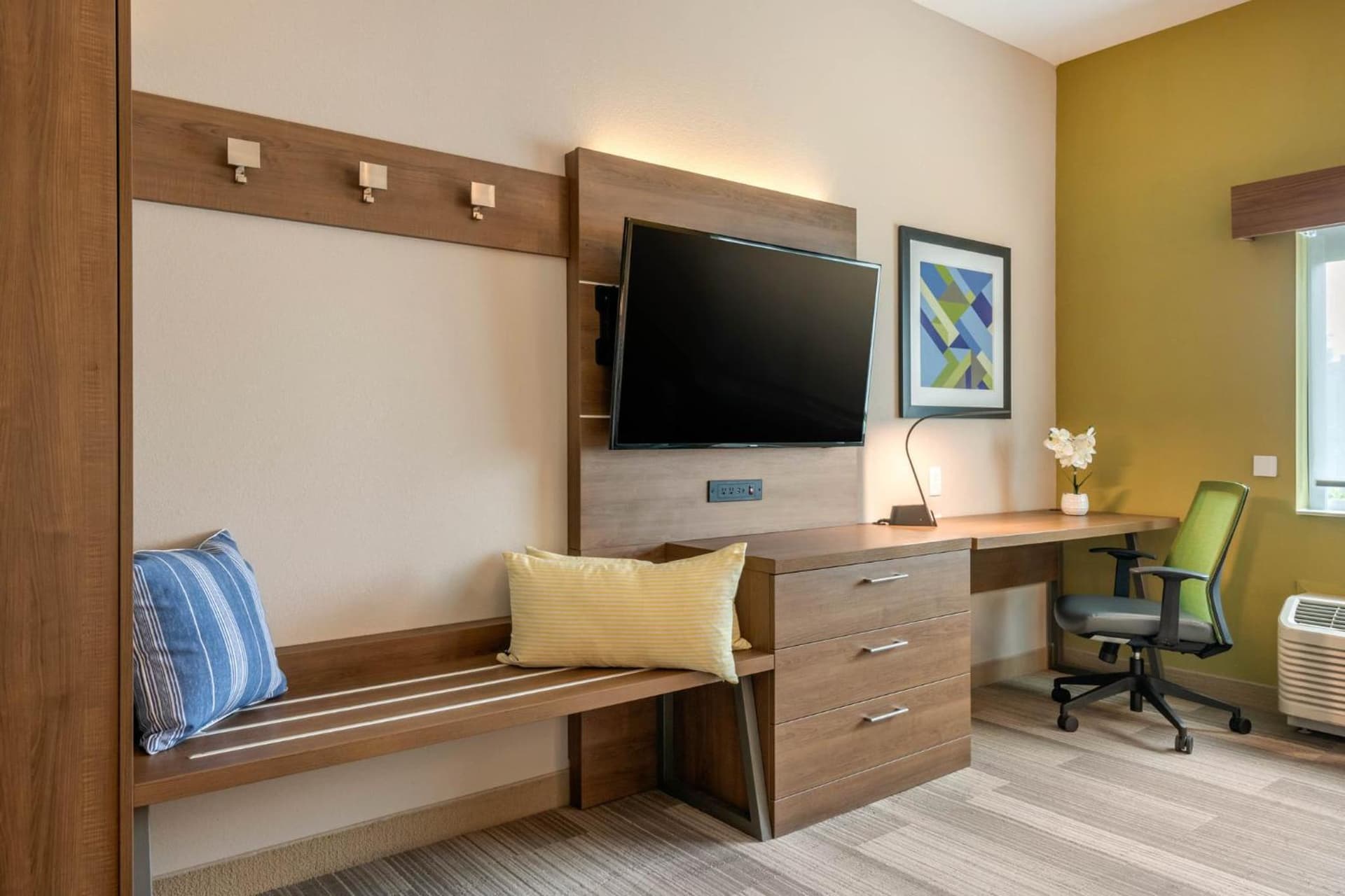 Holiday Inn Express & Suites - St. Petersburg - Madeira Beach by IHG gallery photo in St Petersburg, FL — image 56