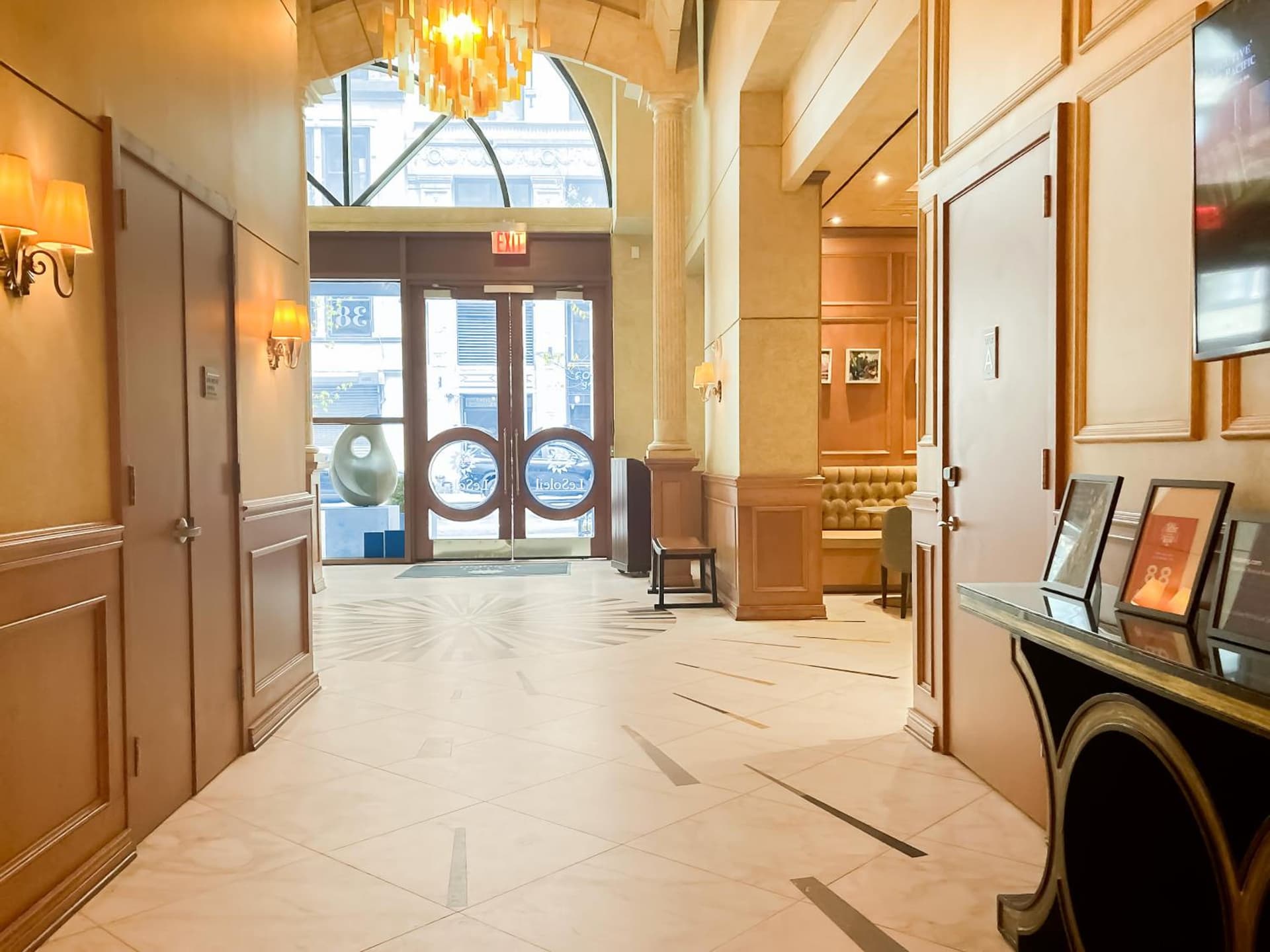 Executive Hotel Le Soleil New York gallery photo in New York, NY — image 8