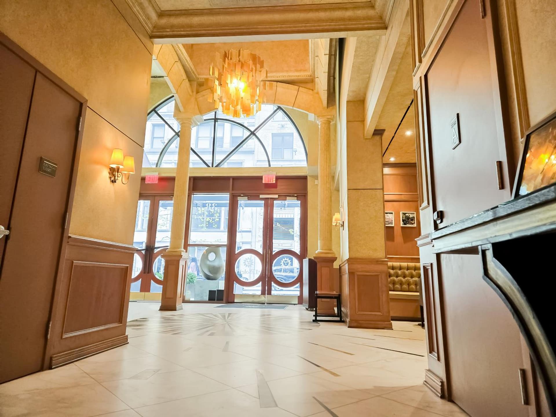 Executive Hotel Le Soleil New York gallery photo in New York, NY — image 53