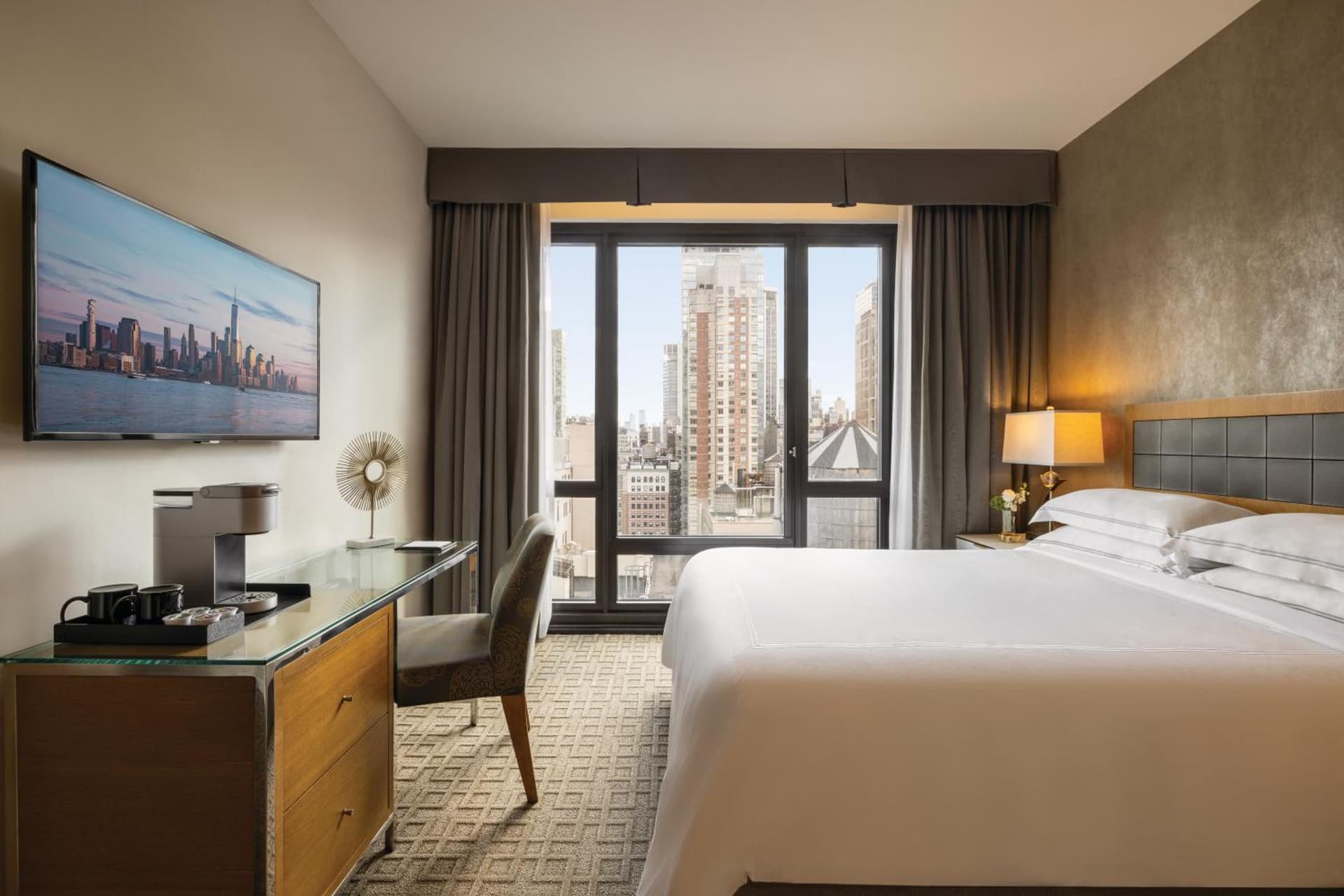 Executive Hotel Le Soleil New York gallery photo in New York, NY — image 5