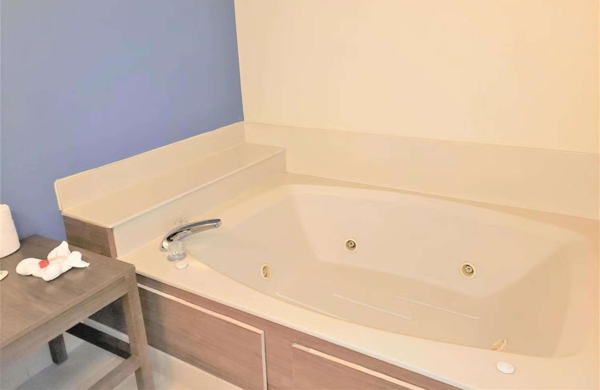 Best Western Fishers Indianapolis Area interior in Fishers, IN — gallery photo 2