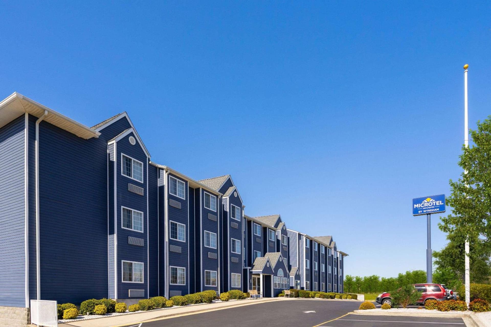 Microtel Inn and Suites Dover interior in Dover, DE — gallery photo 2