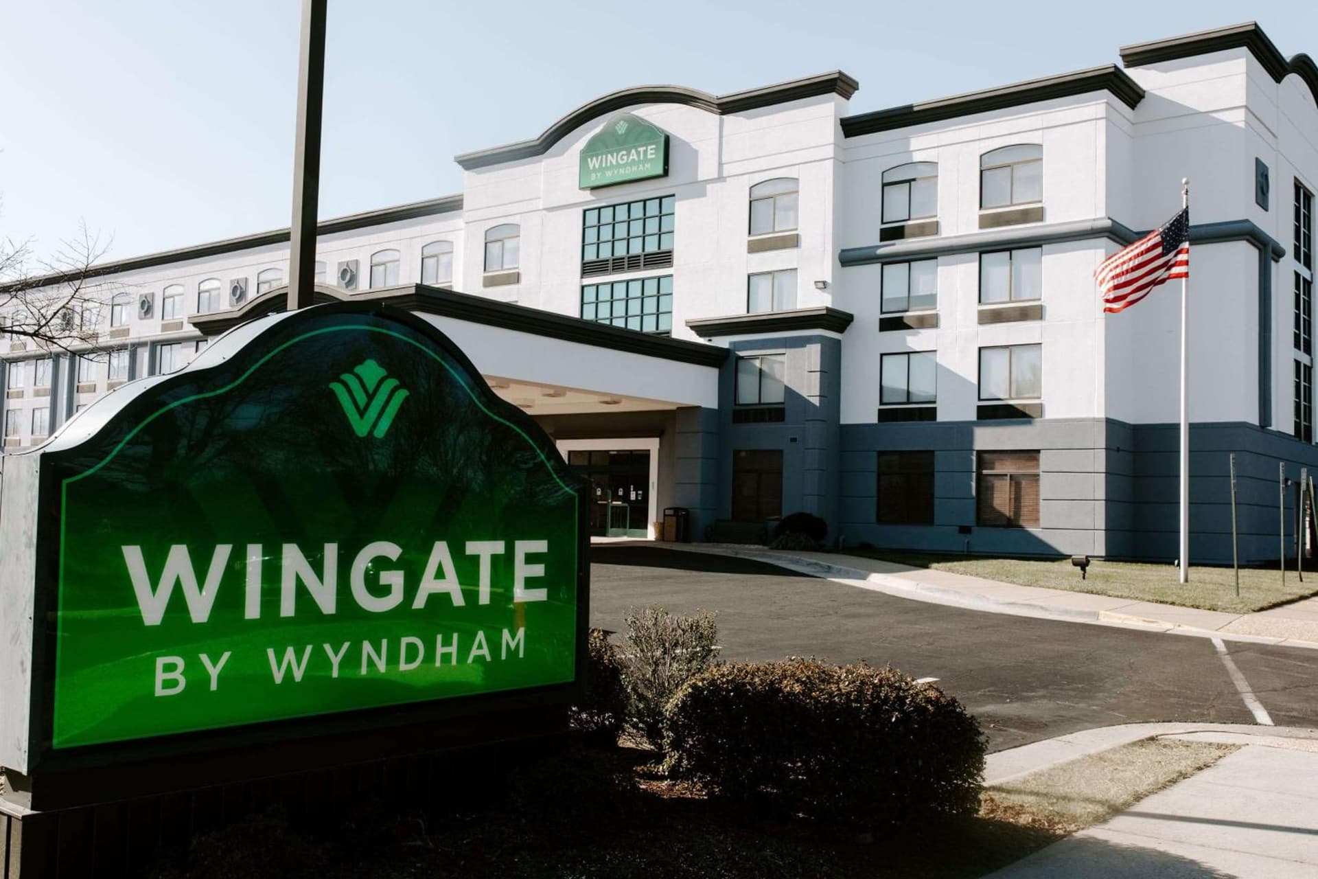 Wingate by Wyndham - Dulles International interior in Chantilly, VA — gallery photo 2