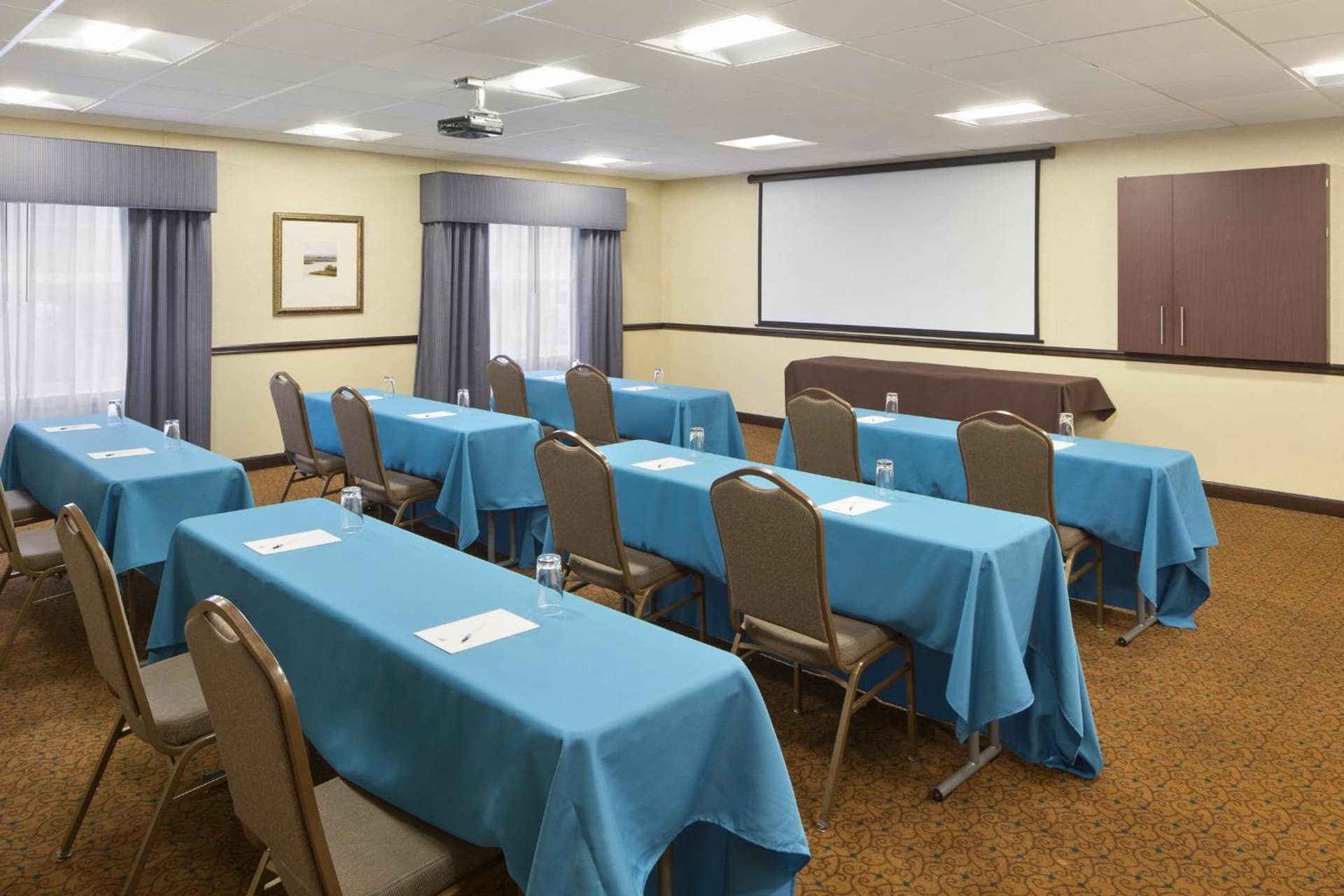 Country Inn & Suites by Radisson, Baltimore North, MD interior in White Marsh, MD — gallery photo 2