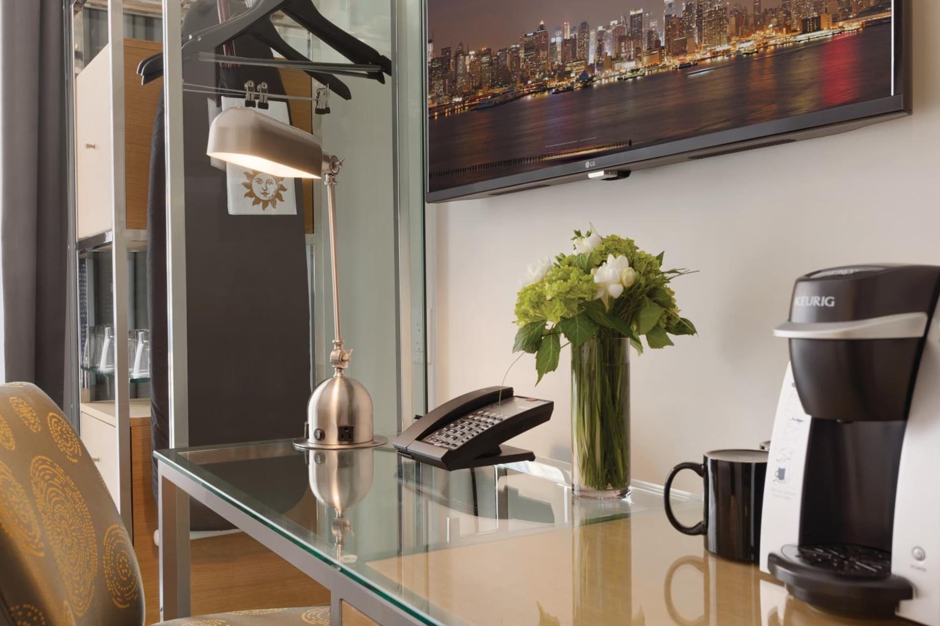 Executive Hotel Le Soleil New York gallery photo in New York, NY — image 66