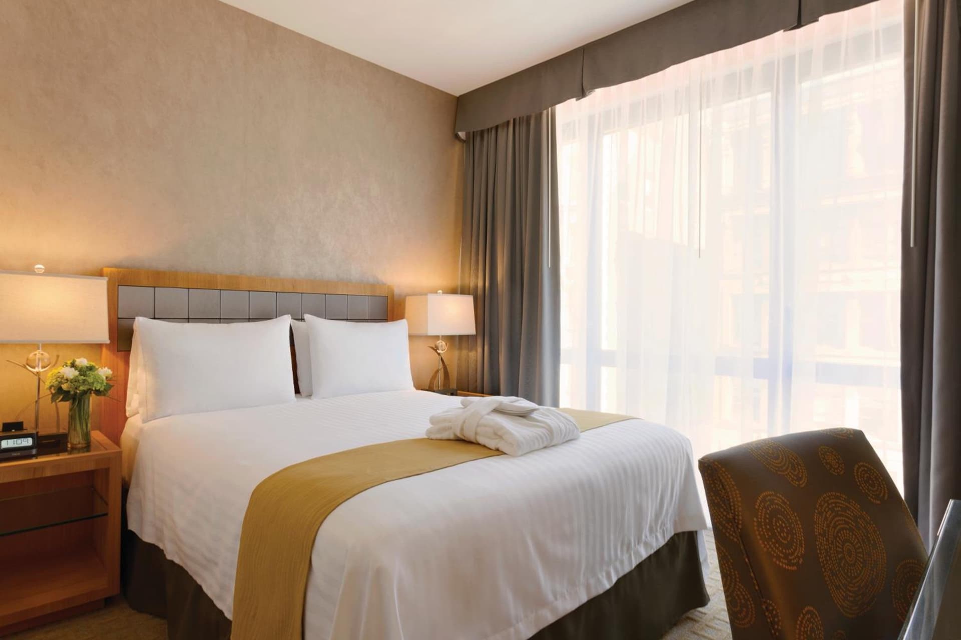 Executive Hotel Le Soleil New York gallery photo in New York, NY — image 45