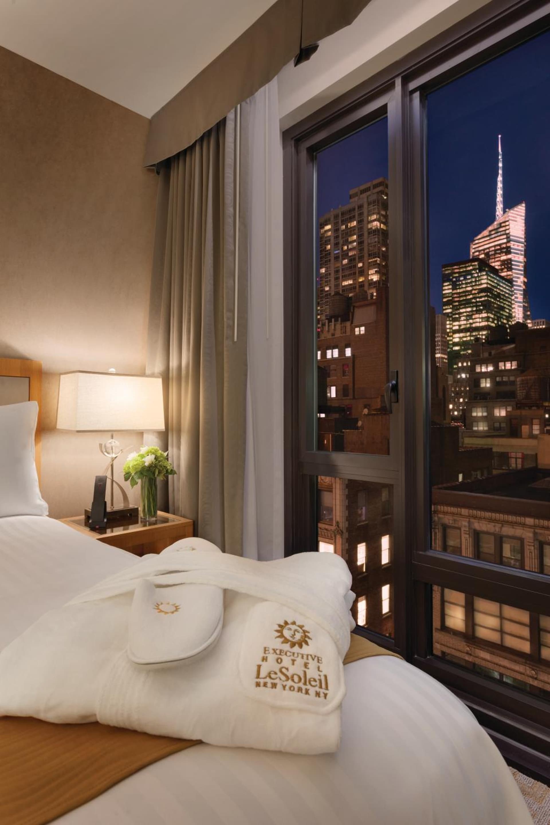 Executive Hotel Le Soleil New York gallery photo in New York, NY — image 18