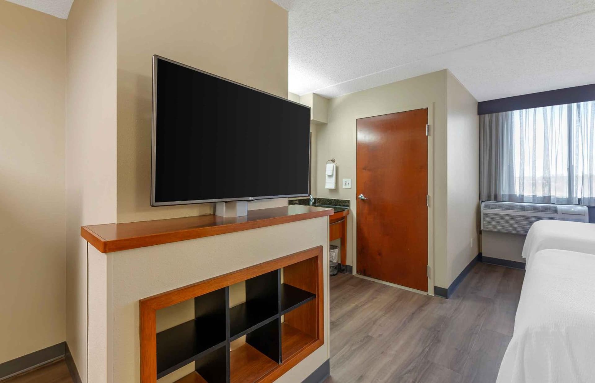 Extended Stay America Premier Suites - Cleveland - Independence gallery photo in Independence, OH — image 9