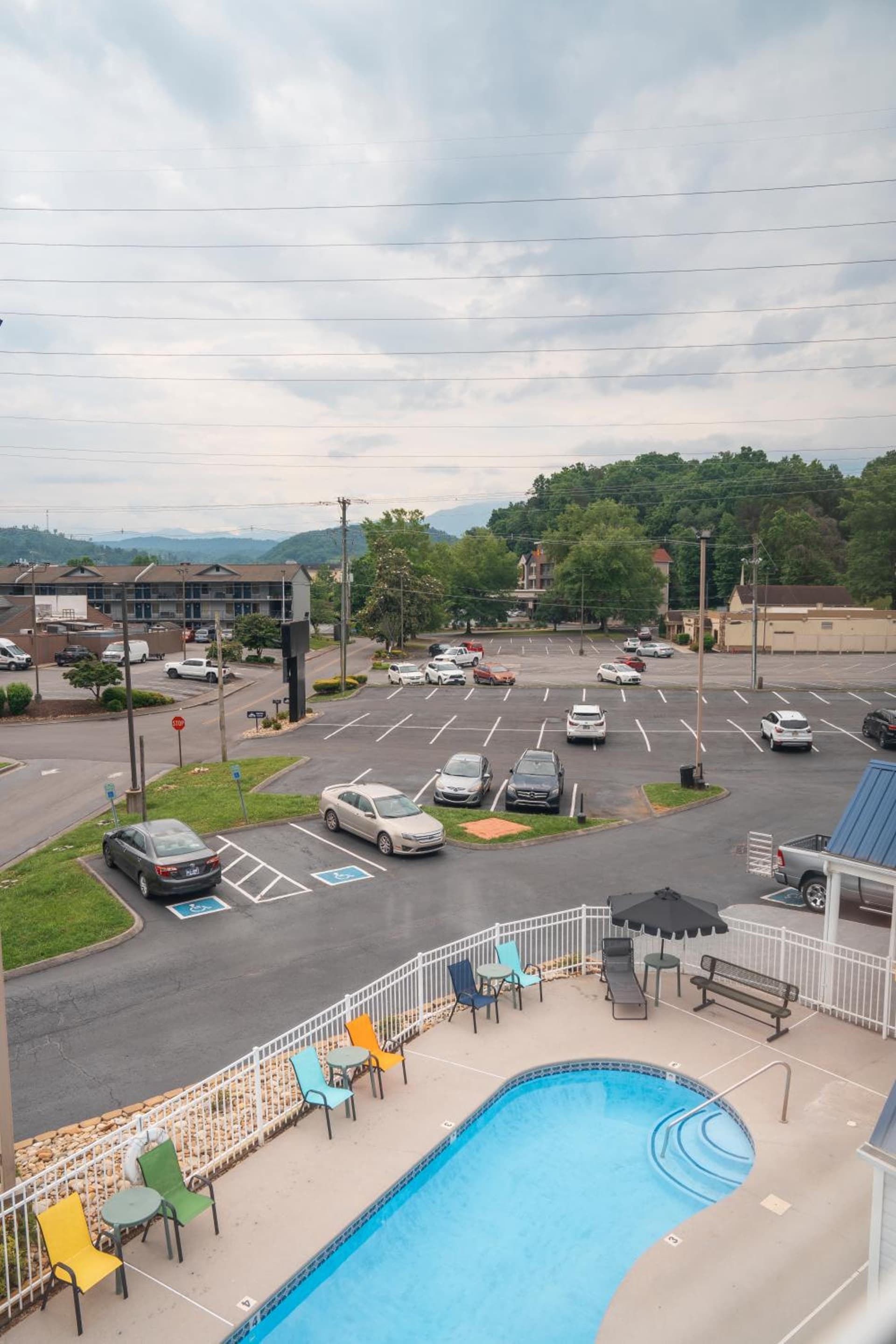 Guest Inn Pigeon Forge interior in Pigeon Forge, TN — gallery photo 2