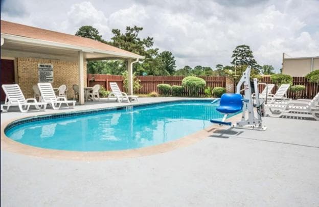 Days Inn by Wyndham Bastrop property views in Bastrop, TX — gallery photo 3