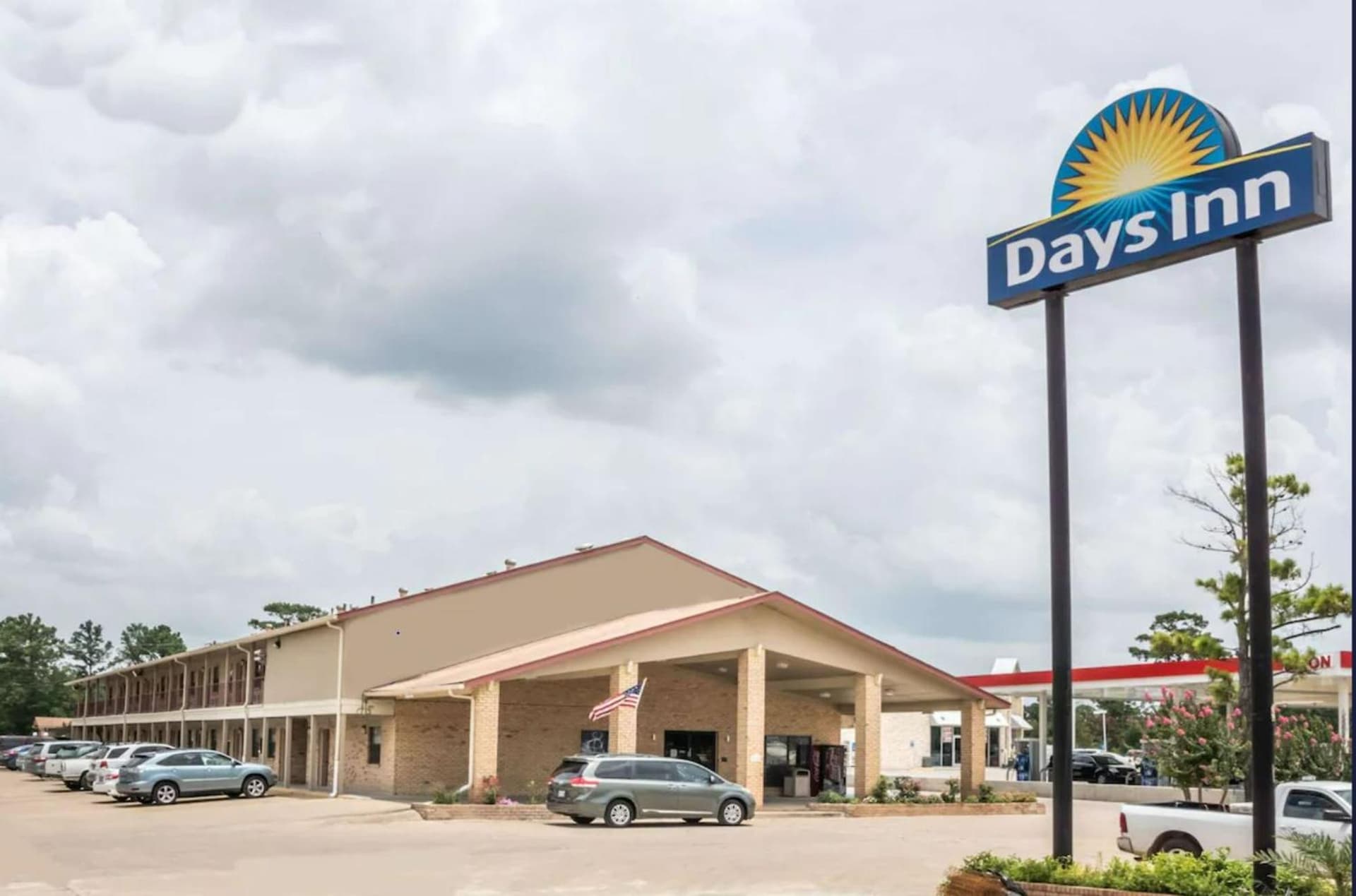 Days Inn by Wyndham Bastrop interior in Bastrop, TX — gallery photo 2