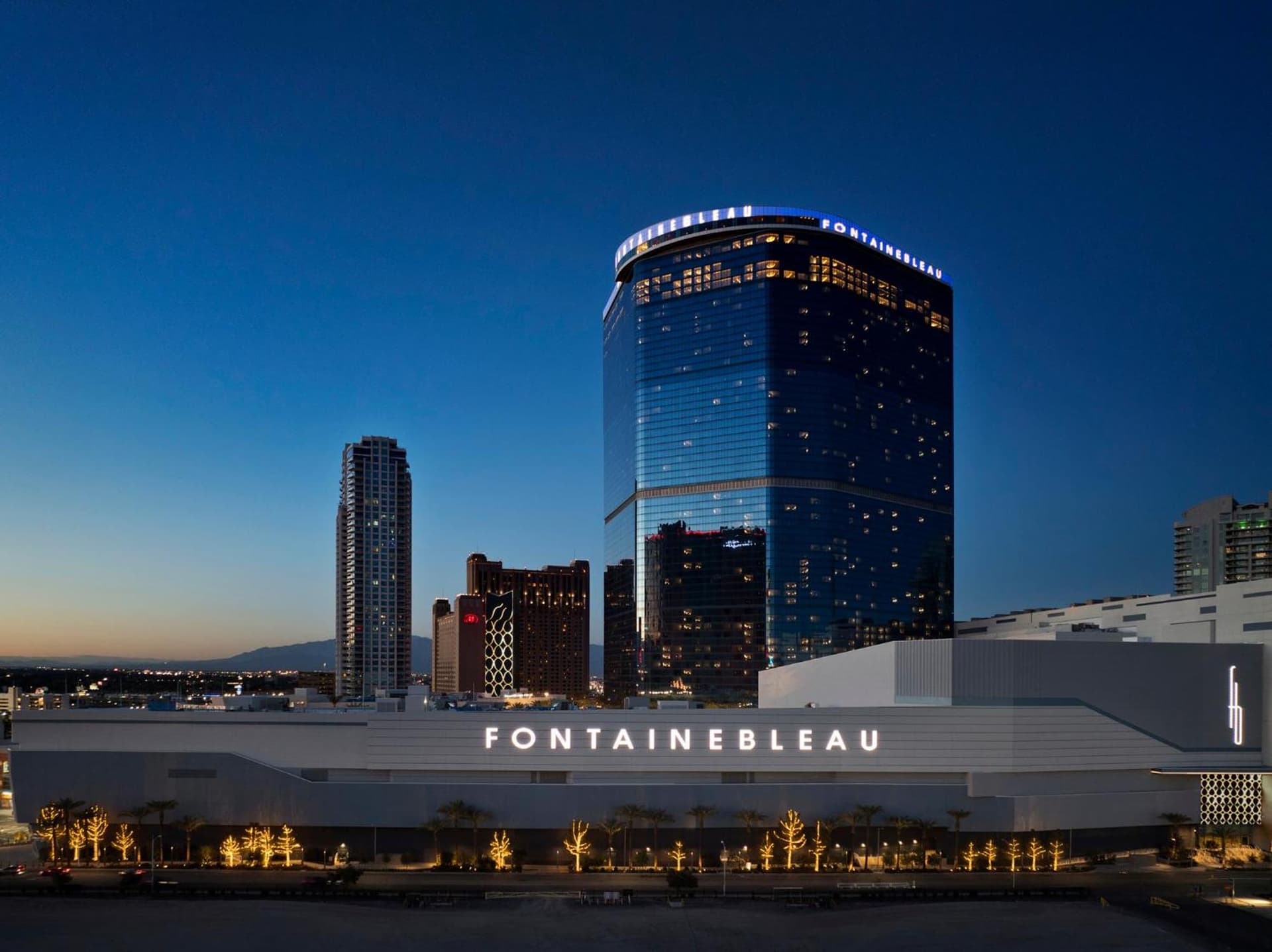 Fontainebleau Las Vegas, MICHELIN Key Award Hotel featured exterior or lobby in Las Vegas, NV — similar hotel
