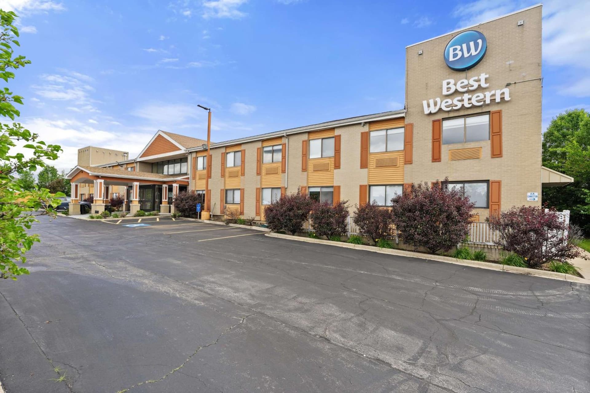 Best Western Oakbrook Inn featured exterior or lobby in Oakbrook Terrace, IL — similar hotel