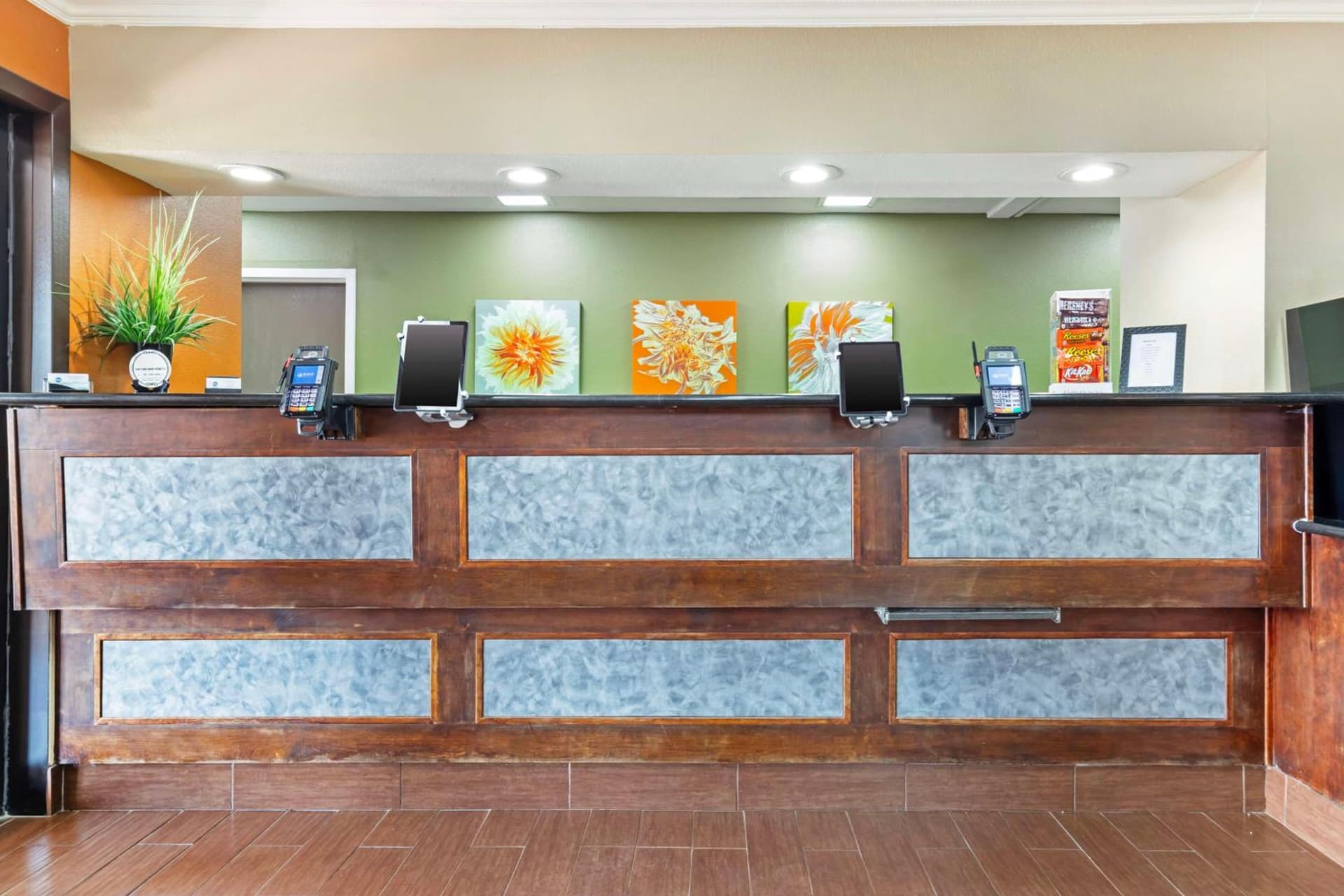 Best Western Inn & Suites New Braunfels interior in New Braunfels, TX — gallery photo 2
