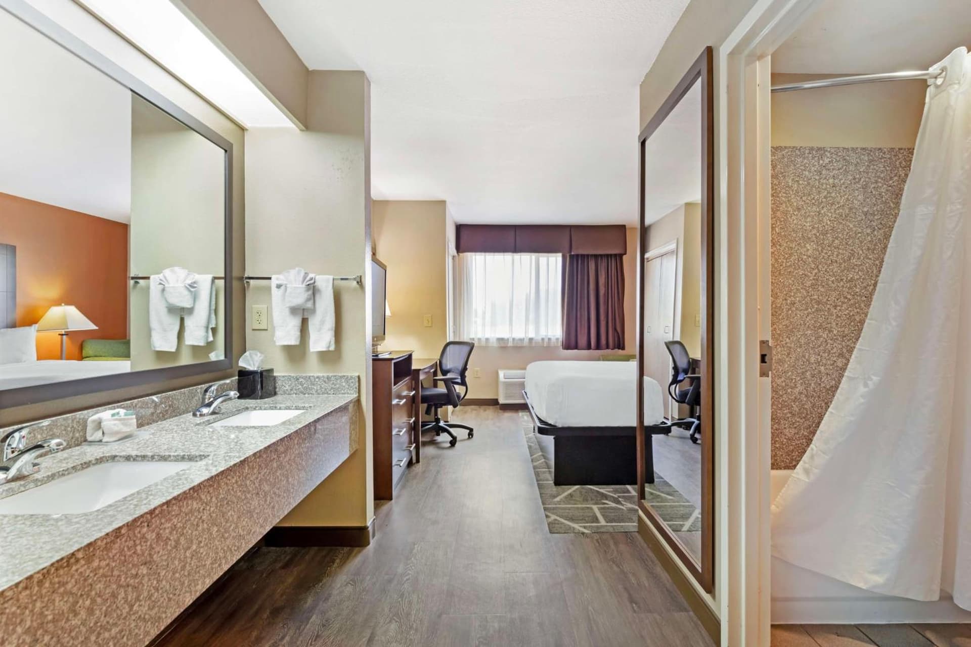 Best Western Inn & Suites New Braunfels property views in New Braunfels, TX — gallery photo 3