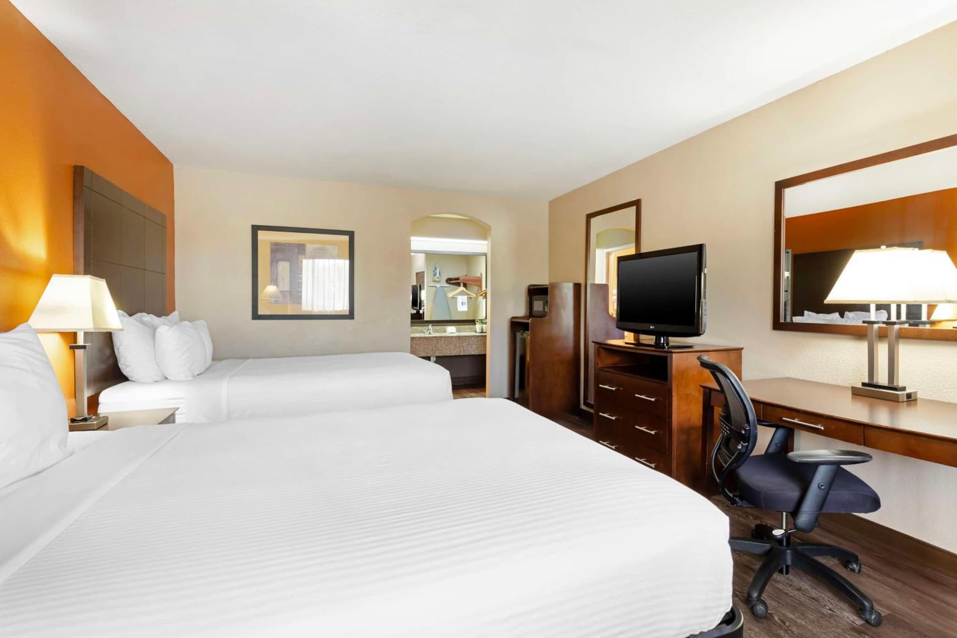 Best Western Inn & Suites New Braunfels gallery photo in New Braunfels, TX — image 14