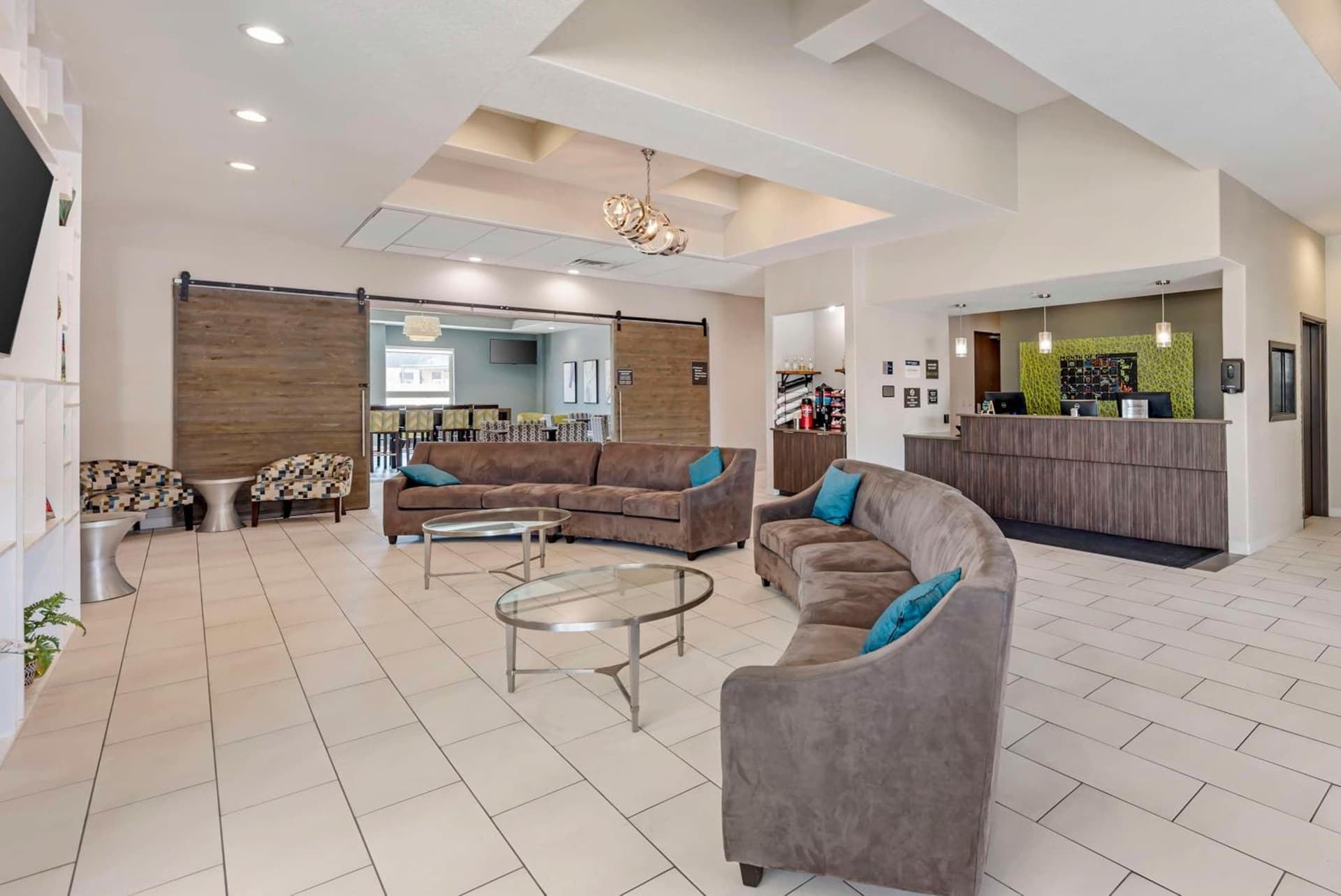Best Western Plus Pflugerville Inn & Suites interior in Pflugerville, TX — gallery photo 2