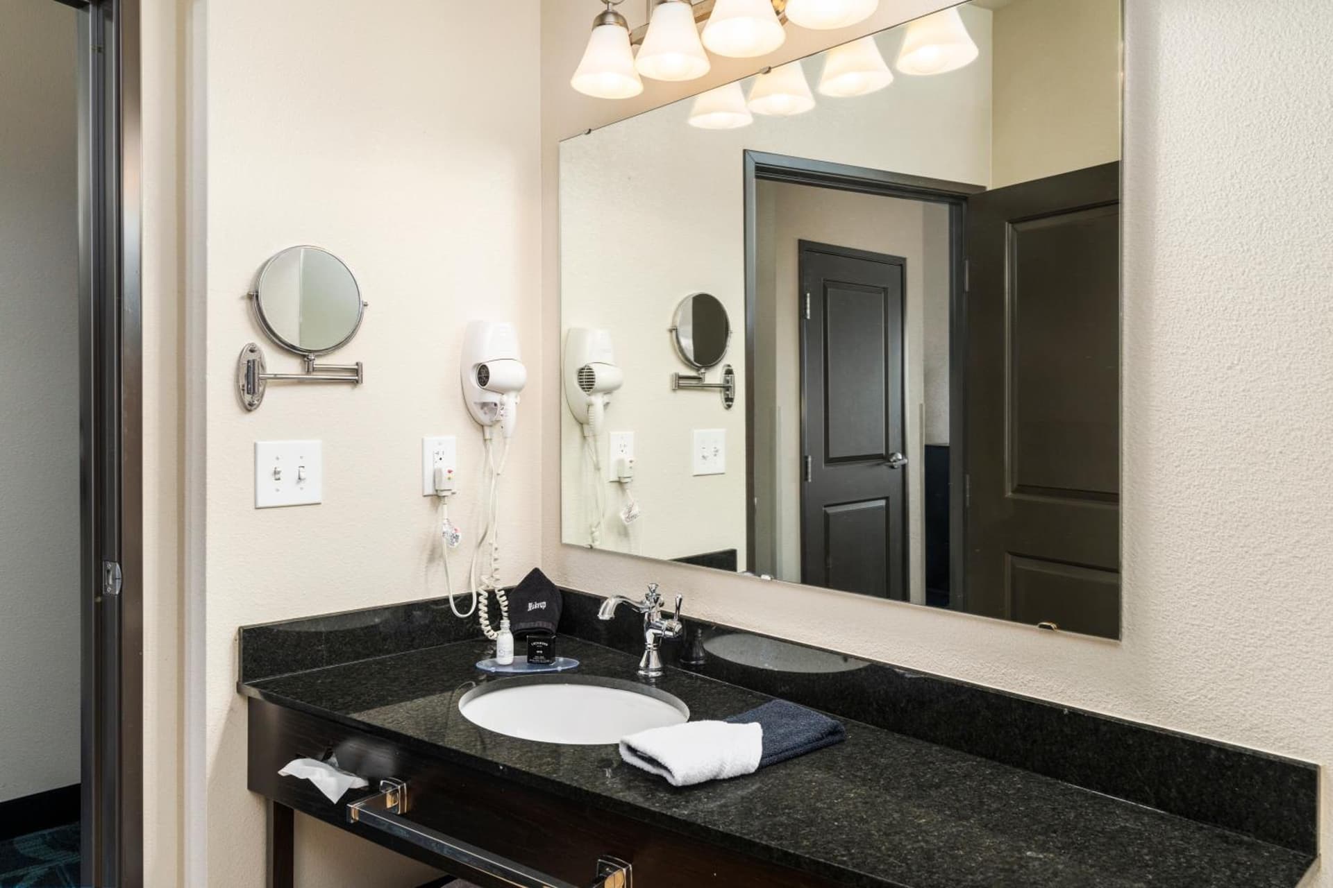 Park Point Marina Inn gallery photo in Duluth, MN — image 11