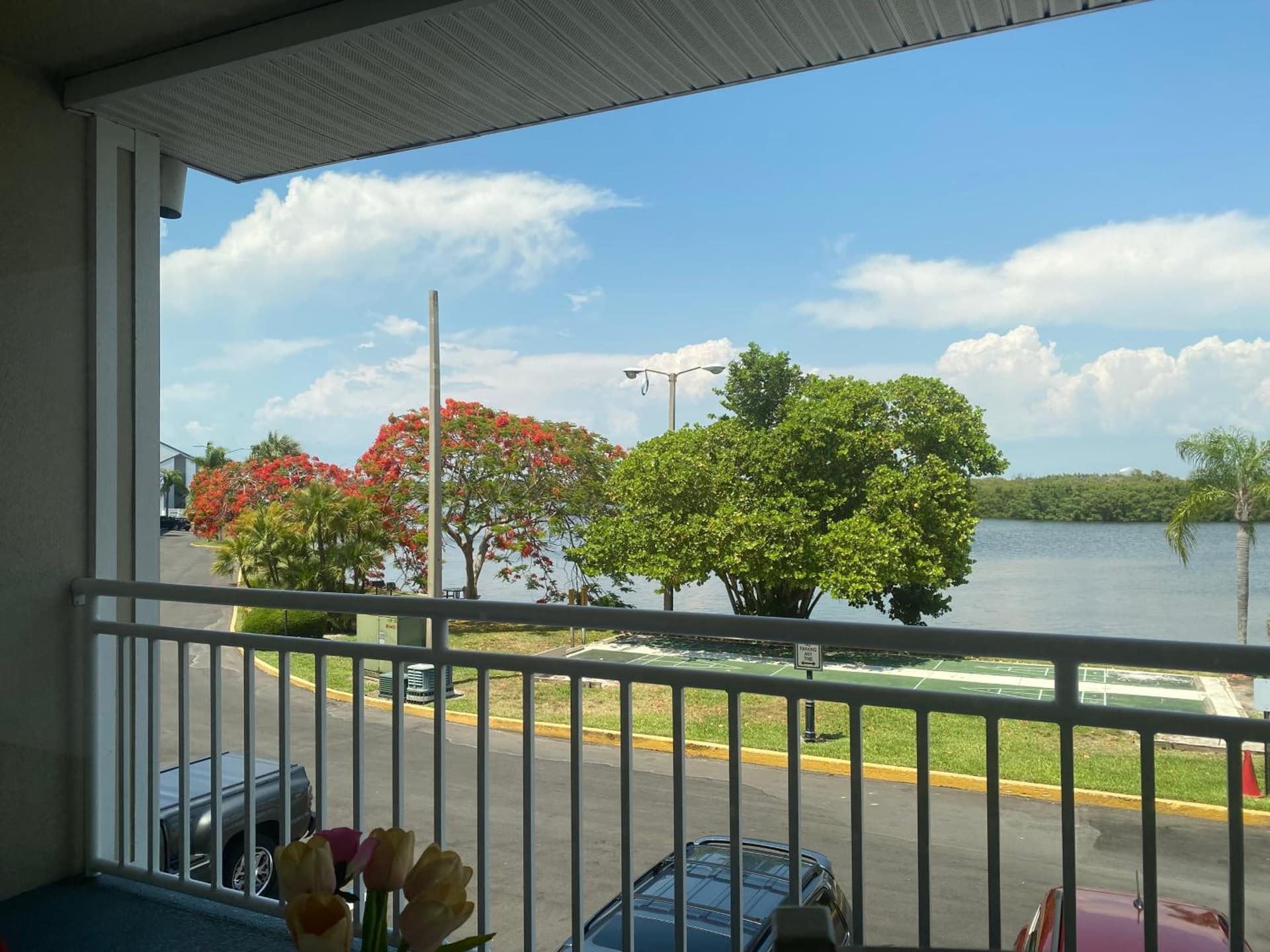 Perfect getaway with pool, hot tub and world class views interior in Ruskin, FL — gallery photo 2